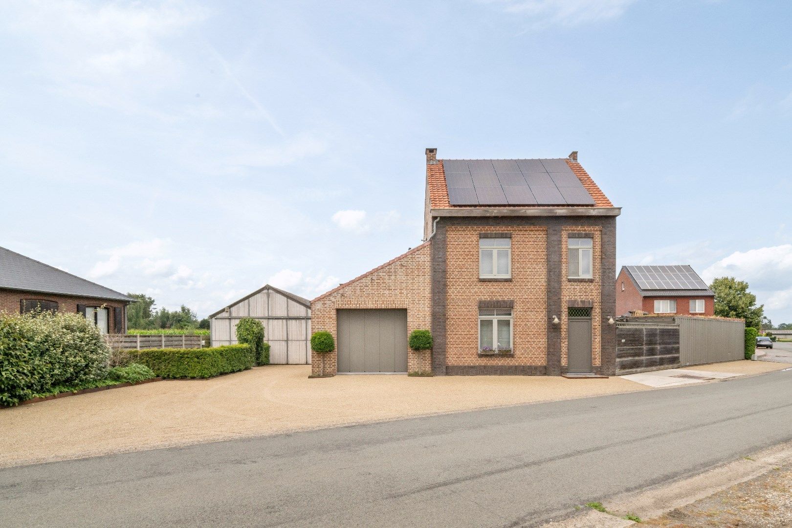 Gerestaureerde boerderijwoning met uitstekende energiescore op een rustige locatie! foto 2