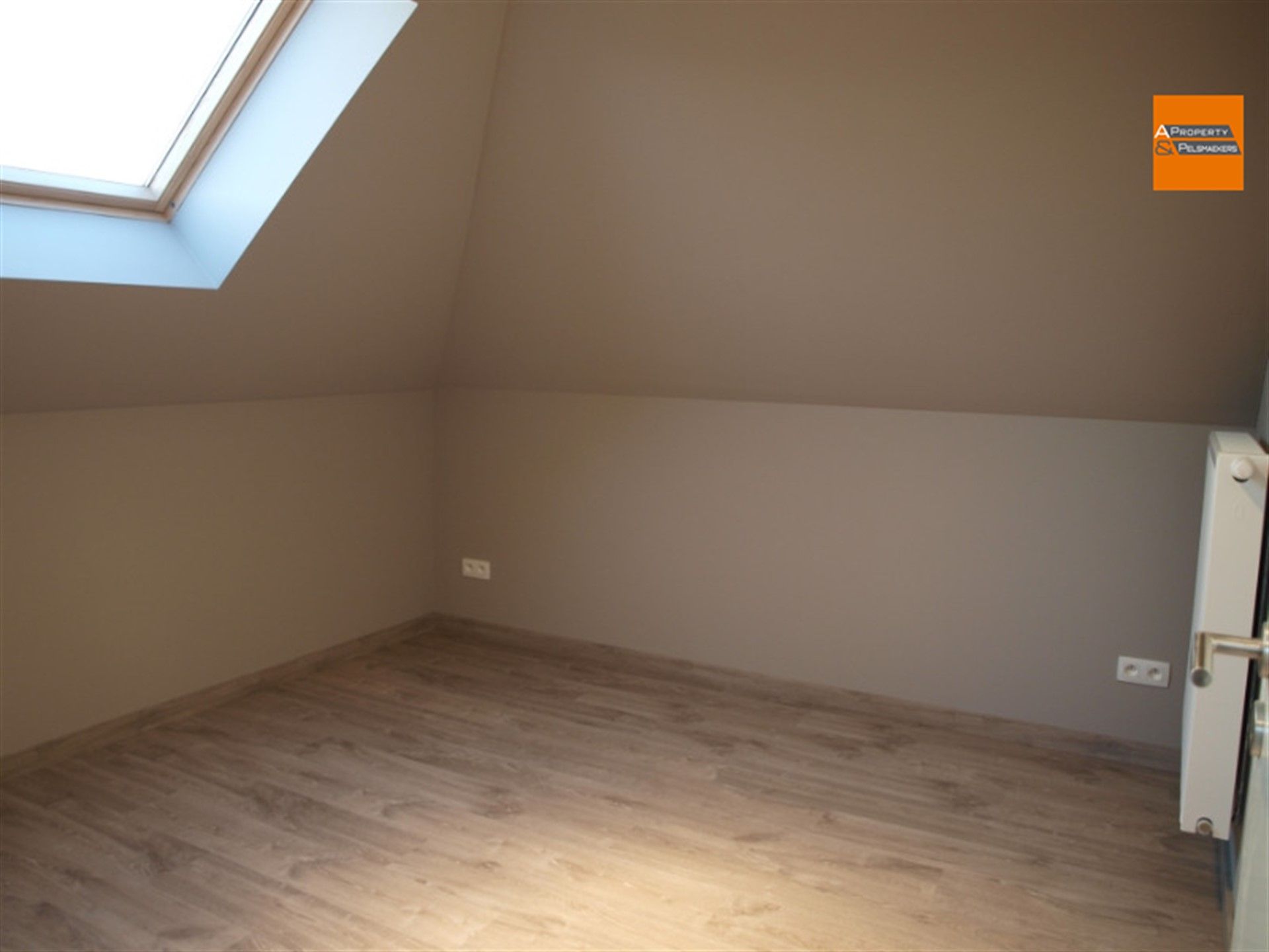 Instapklare, volledig gerenoveerde woning in groene en landelijke omgeving foto 11