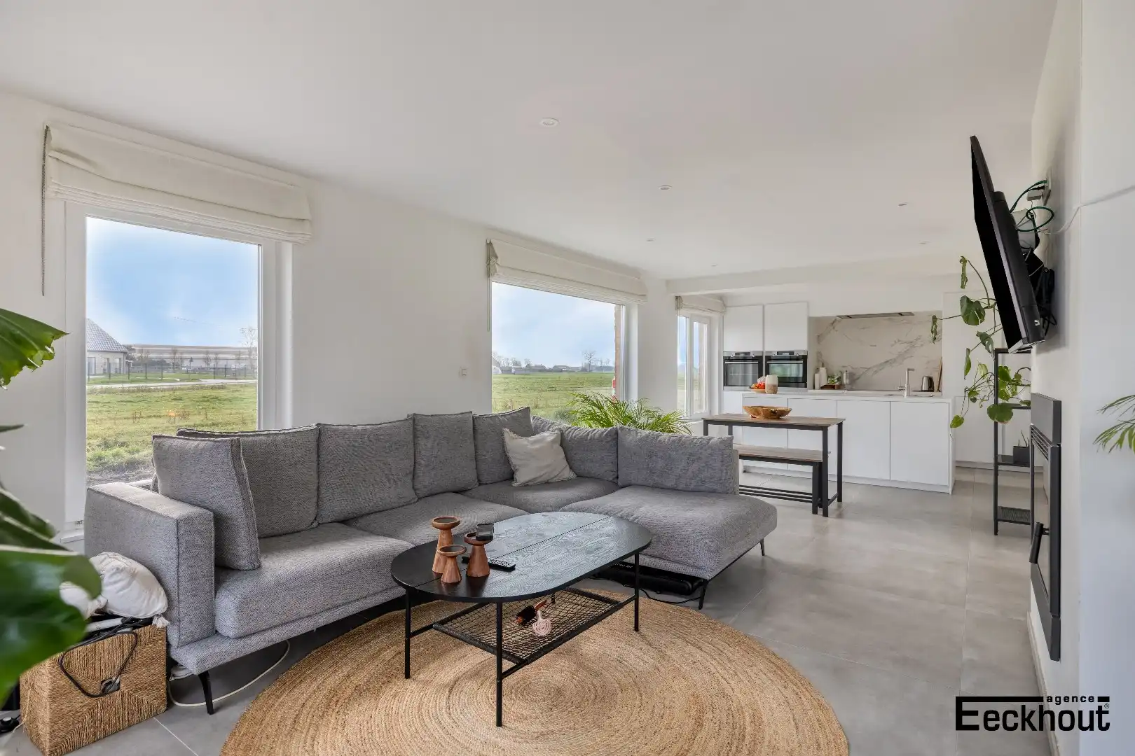 Landelijke woning met garage in Diksmuide, 3 slaapkamers, gerenoveerd in 2023, met 206m² bewoonbare oppervlakte foto 4