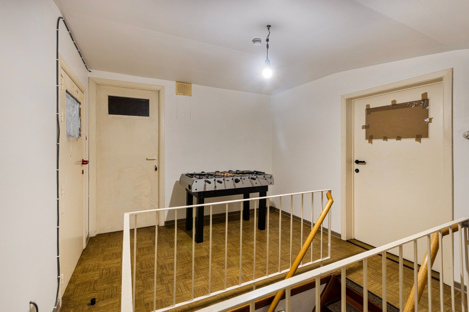 Ruime woning met 5 slaapkamers + inrit aan achterzijde foto 18