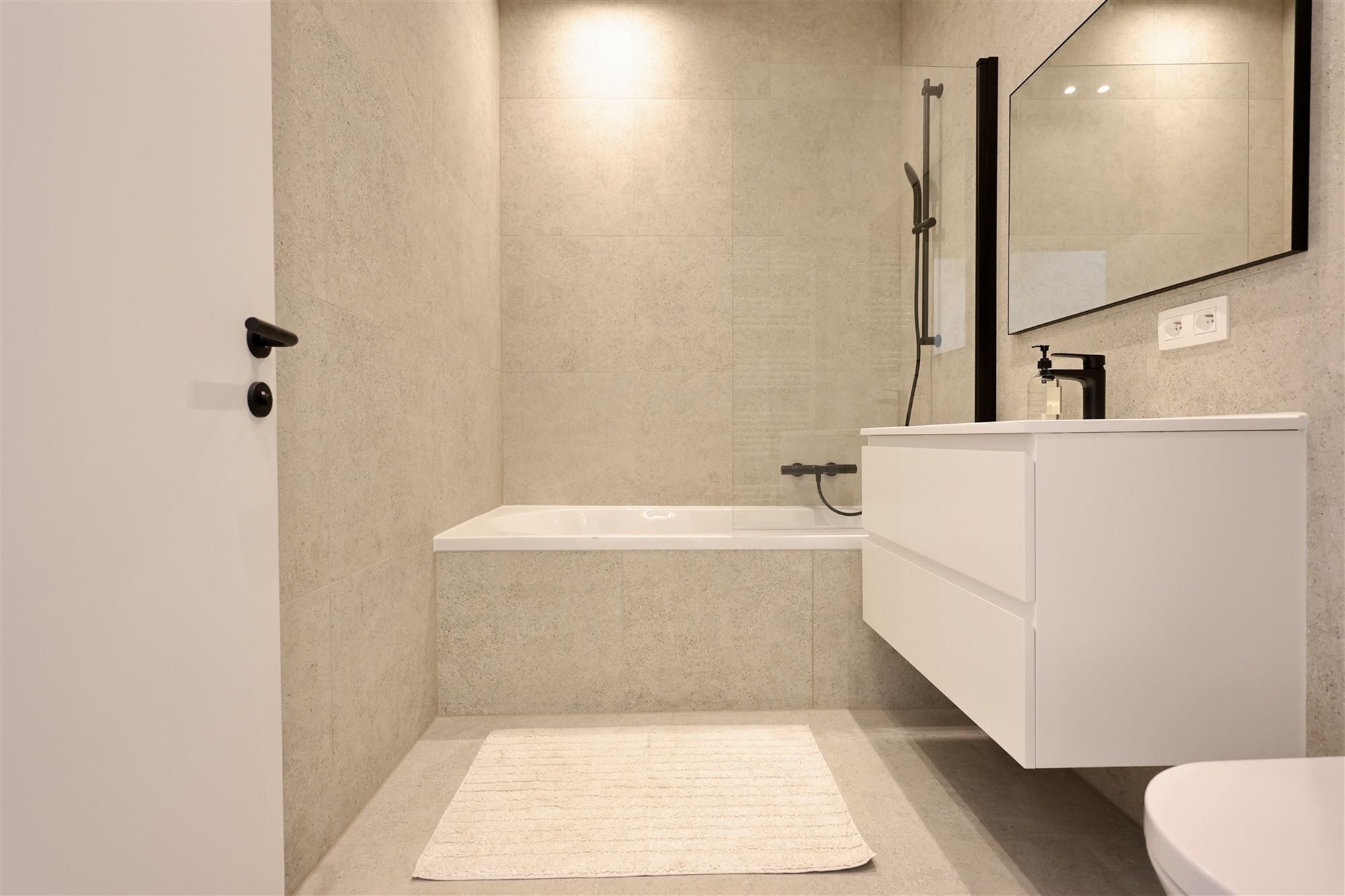 Prachtige karakterwoning nabij Park Spoor Noord foto 17