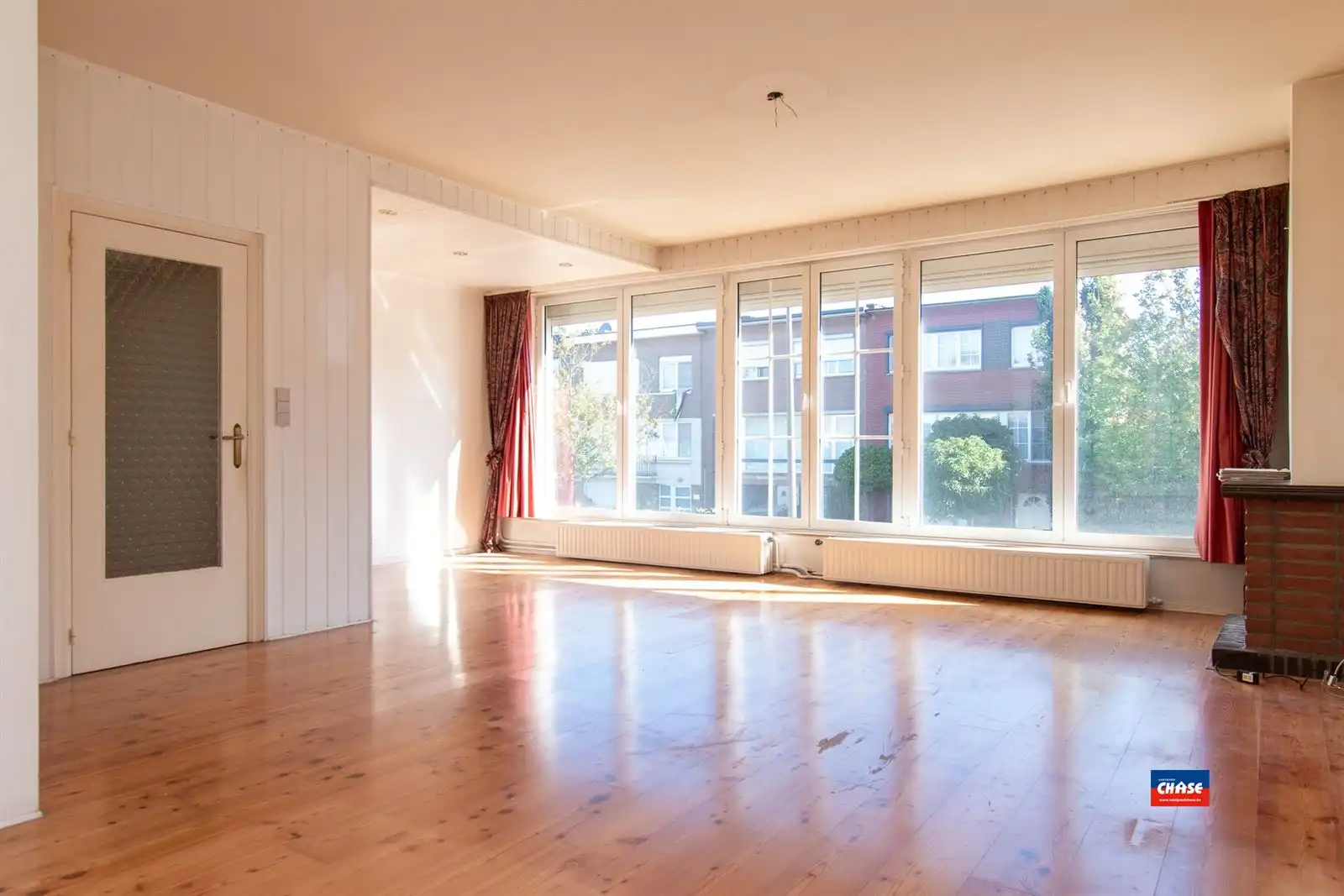 Woning met 2-3 slpks, tuin en garage foto 4