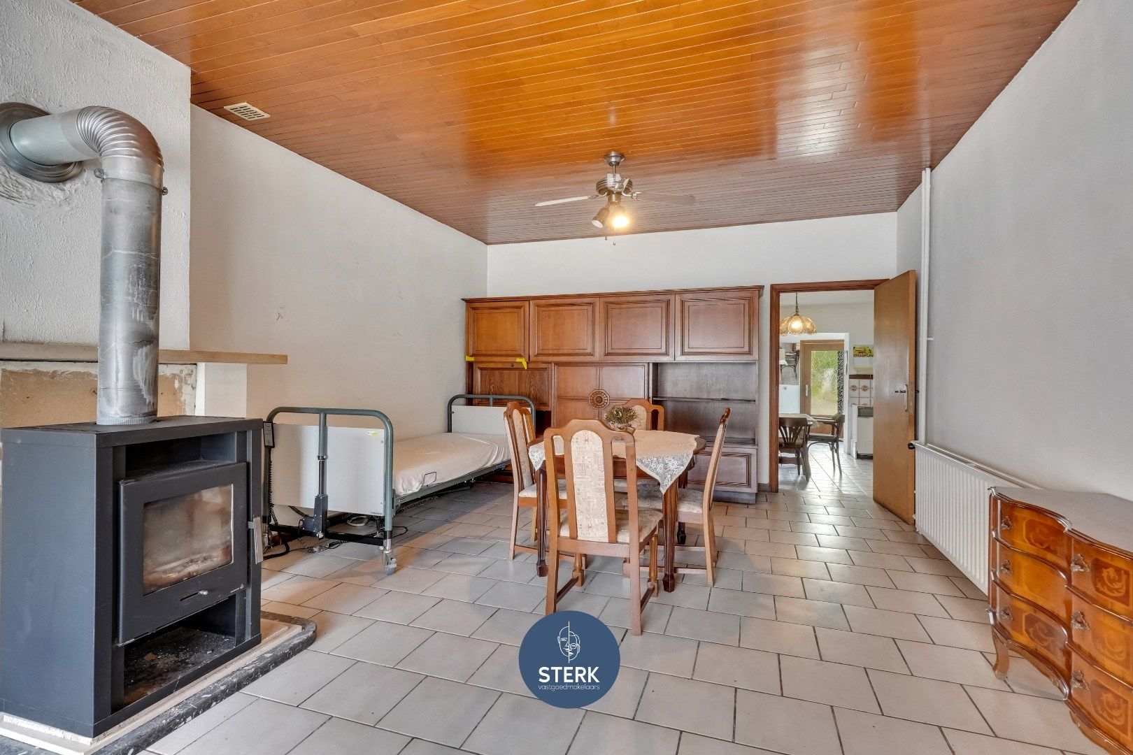 OP TE KNAPPEN GEZINSWONING MET RUIME TUIN TE OPGRIMBIE !  foto 6