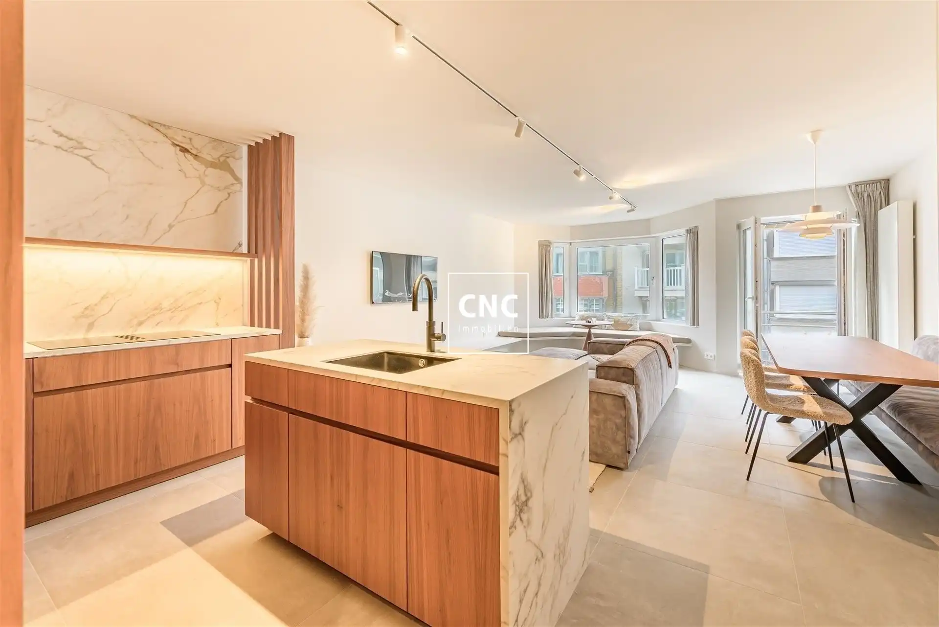 Stijlvol afgewerkt appartement met zijdelings zeezicht foto 6