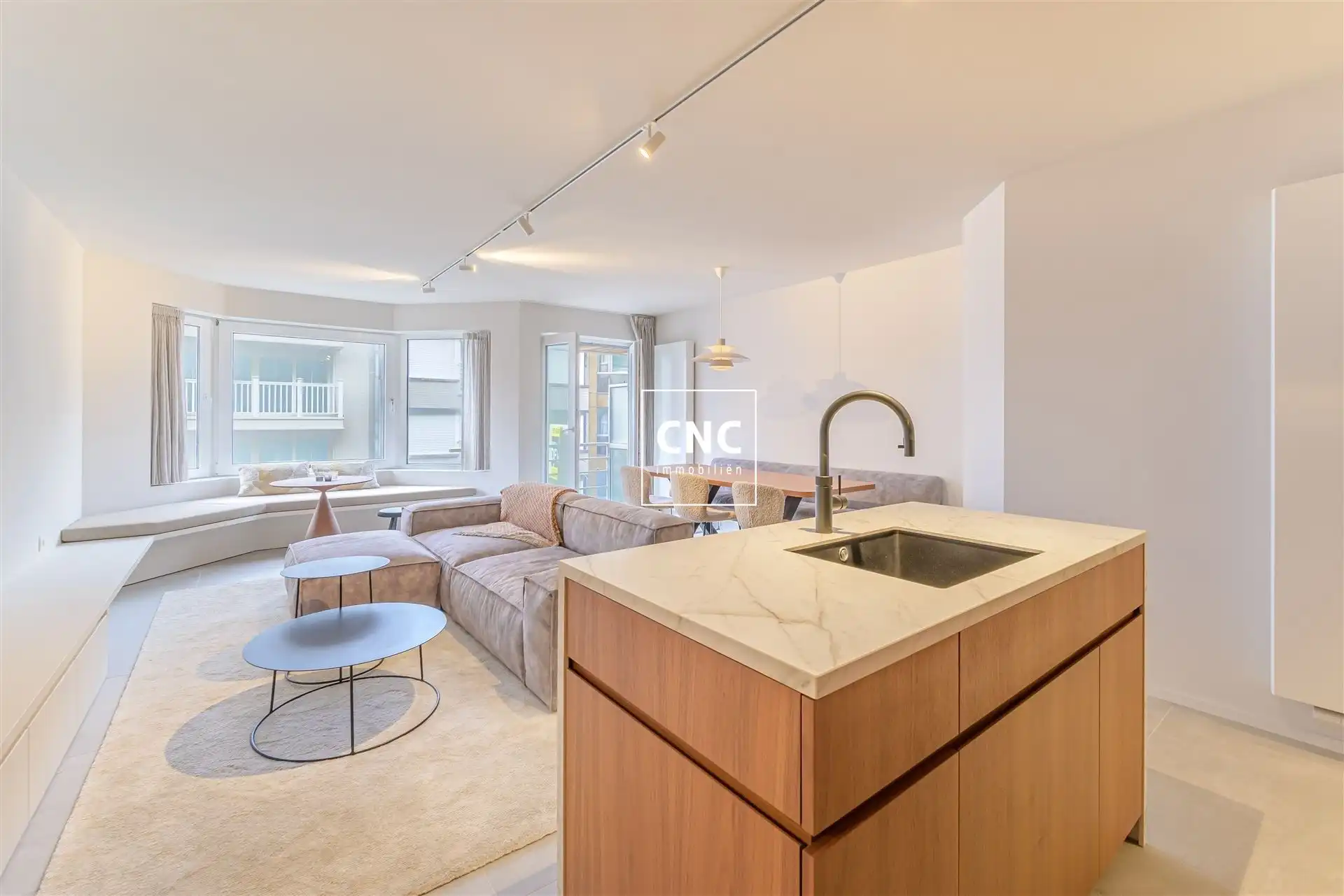 Stijlvol afgewerkt appartement met zijdelings zeezicht foto 6