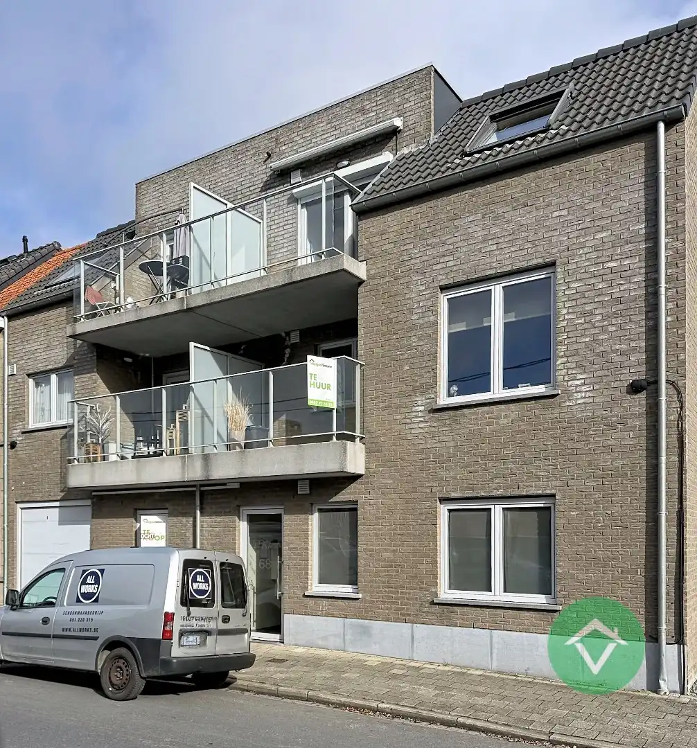Appartement met 2 slaapkamers en terras te Roeselare  foto {{pictureIndex}}