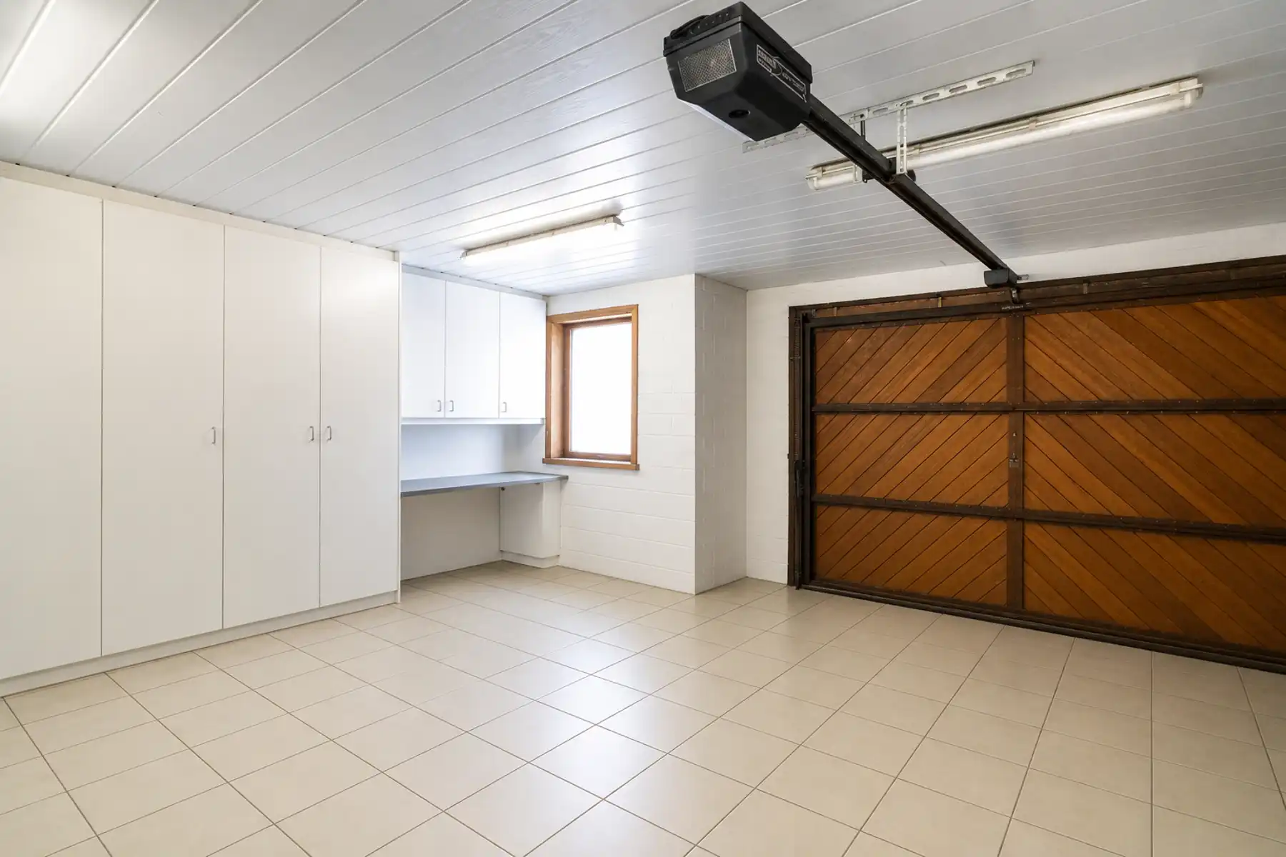 Ruime villa met zwembad en panoramische vergezichten foto 31