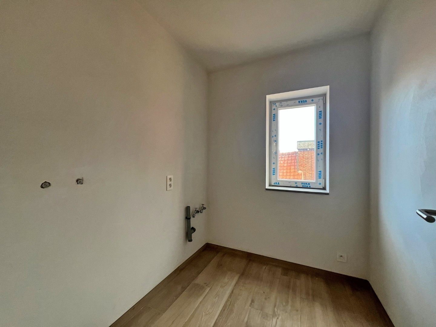 Nieuwbouw • Halfopen • Ruime woning • 4 slaapkamers • Tuin • Energiezuinig foto 9