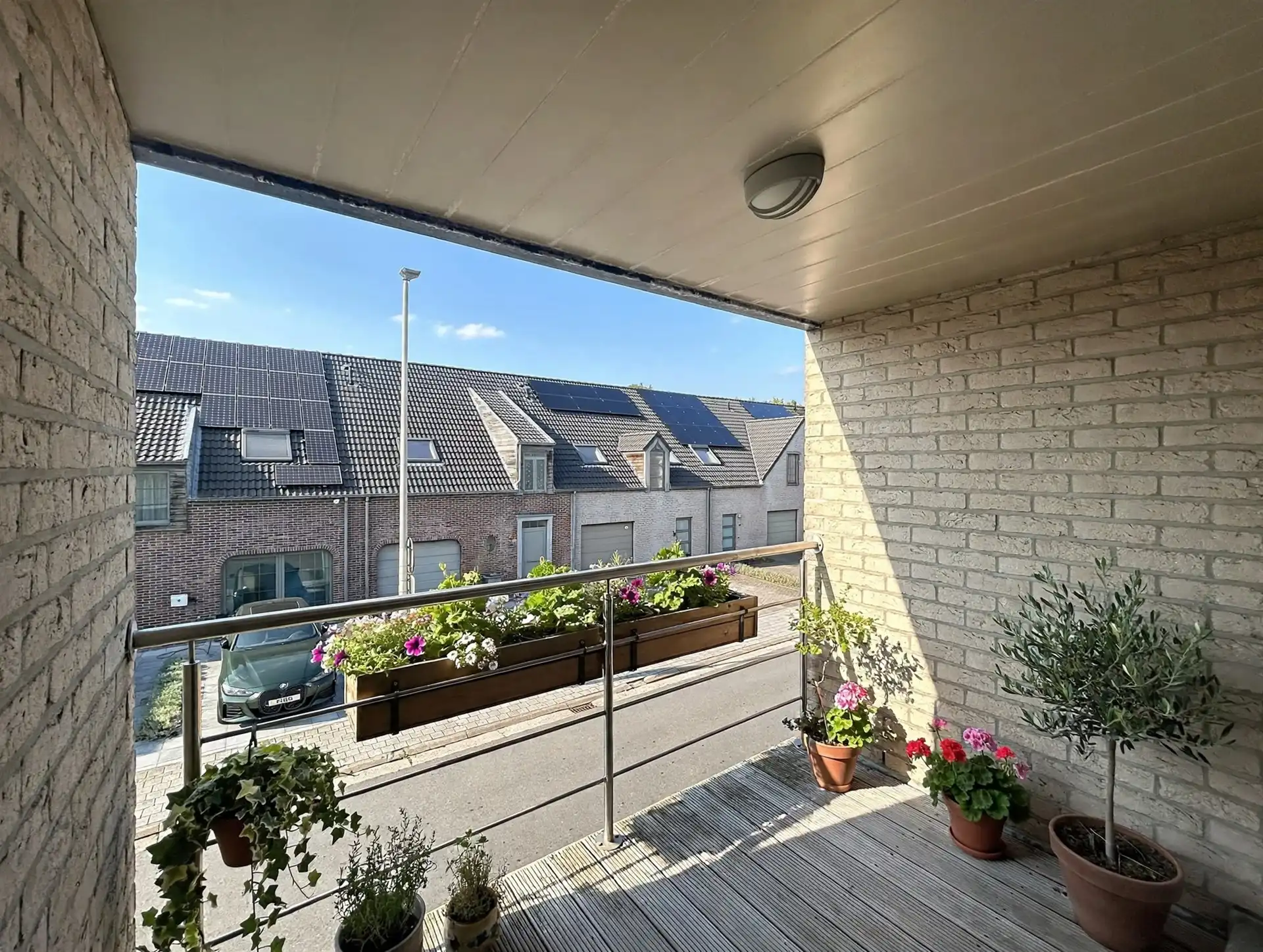 Recent en instapklaar 2 slaapkamer-appartement met 2 terrassen en  overdekte autostaanplaats foto 10