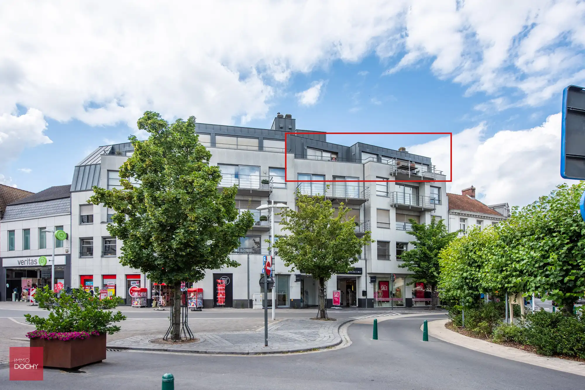Hoofdfoto van de publicatie: Heel ruim appartement op topligging met zicht op de markt