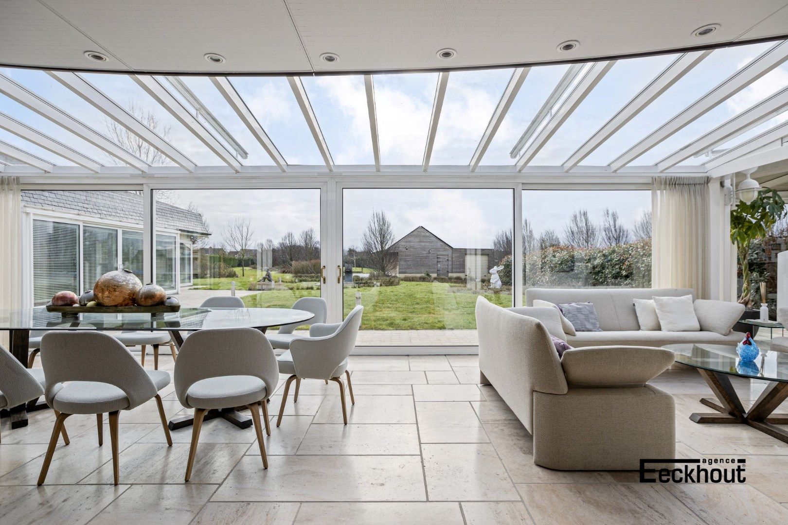 Luxe villa in De Haan met binnenzwembad, 4 slaapkamers, gerenoveerd in 1991, EPC-waarde 222.00, energielabel C, 2 badkamers, 2 garages, perceeloppervlakte 8013  foto 5