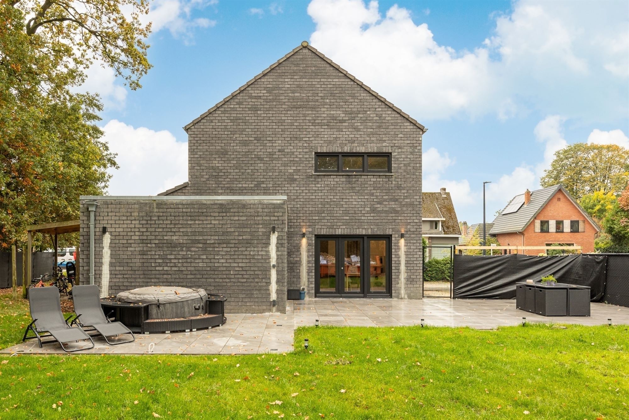 Ruime moderne woning met royale tuin  foto 31