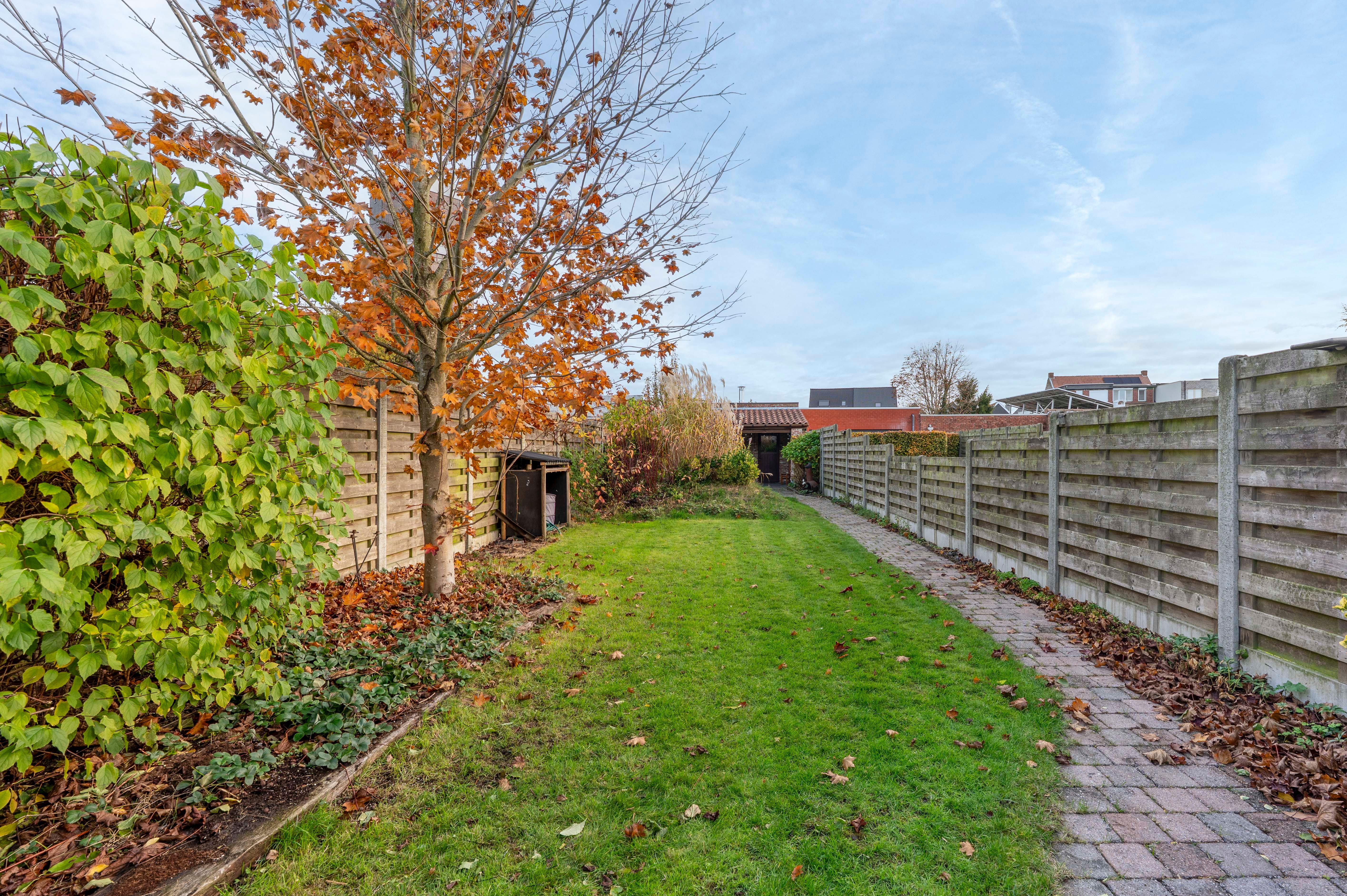 Verrassende woning met leuke tuin en grote garage nabij centrum Kapellen! foto 17