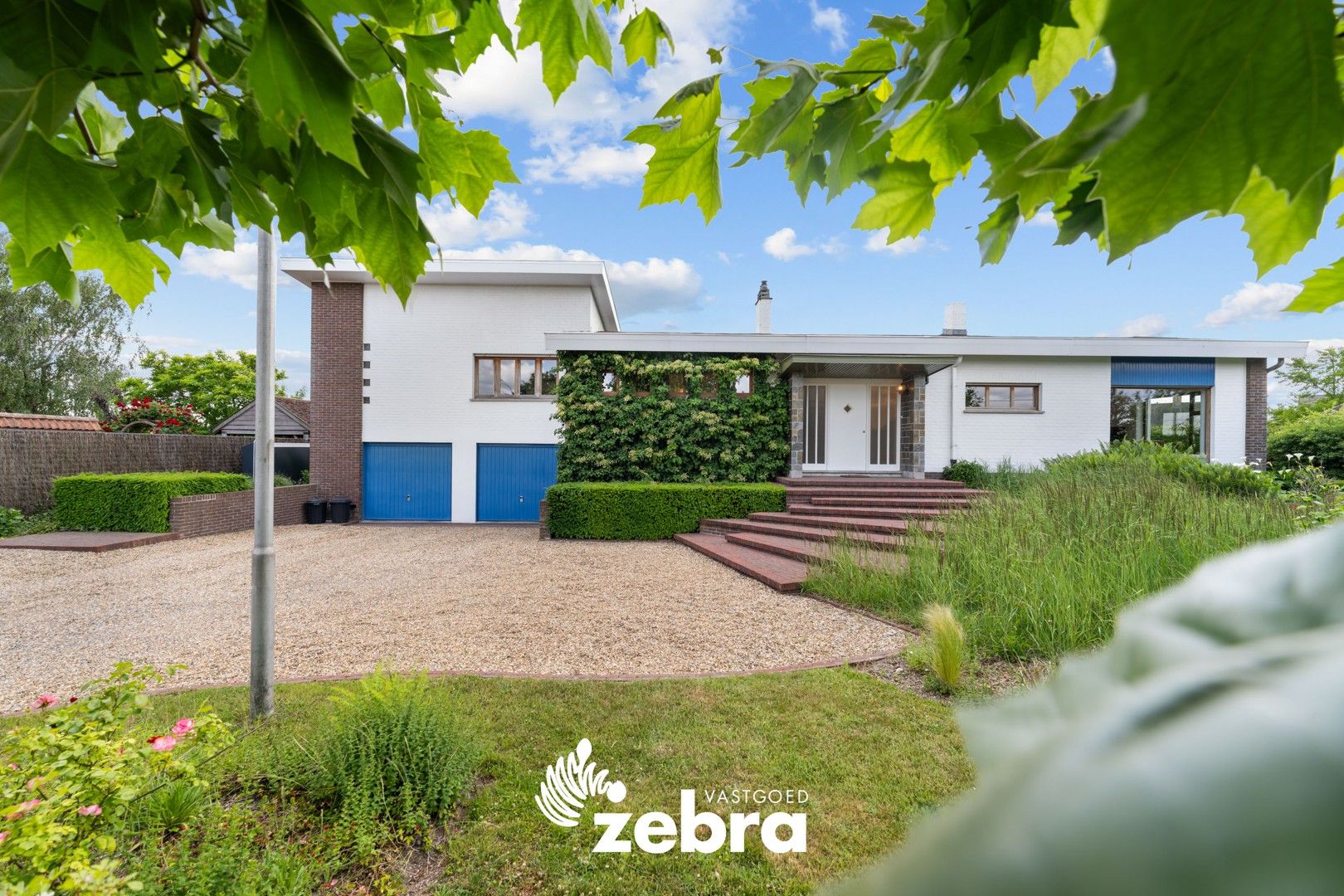 Instapklare villa met karakter op royaal perceel van 1392 m² nabij centrum Roeselare! foto 2