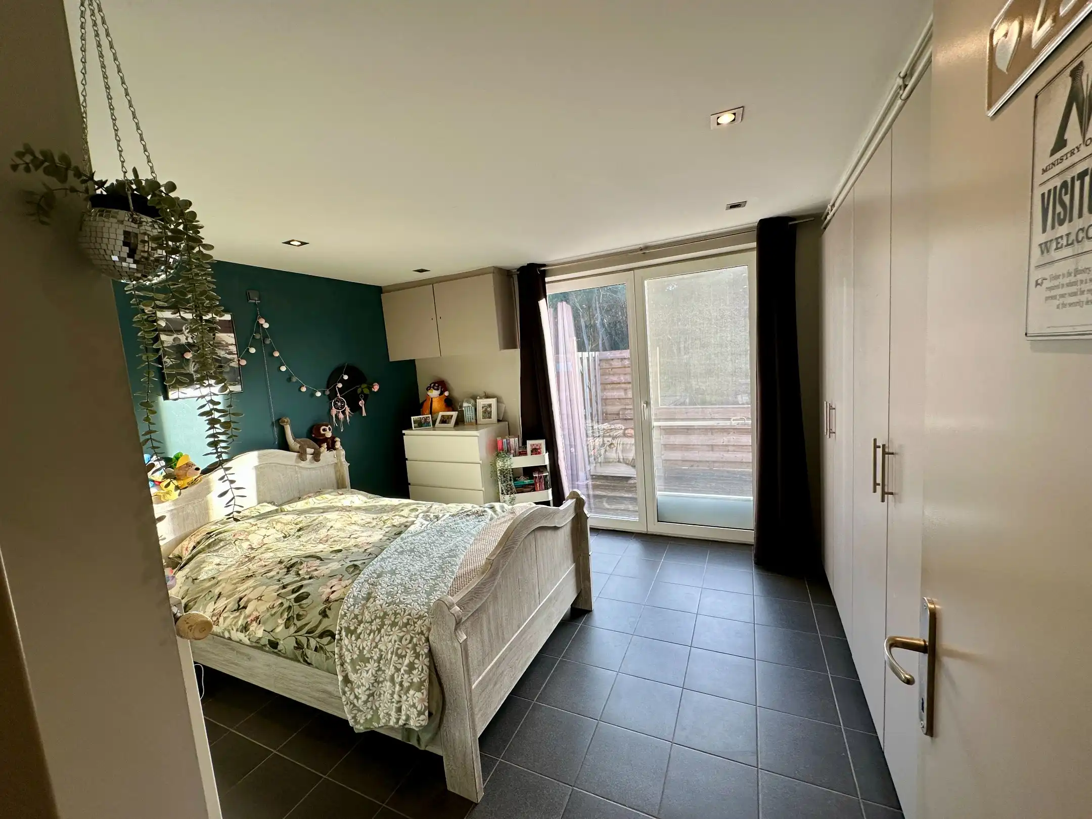 Tweeslaapkamerappartement nabij Genk centrum met groot terras en garagebox foto 17