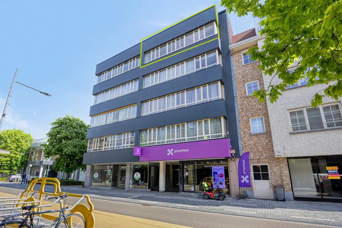 Ruim instapklaar appartement met 3 slpks, gelegen in het centrum van Mol !  foto {{pictureIndex}}