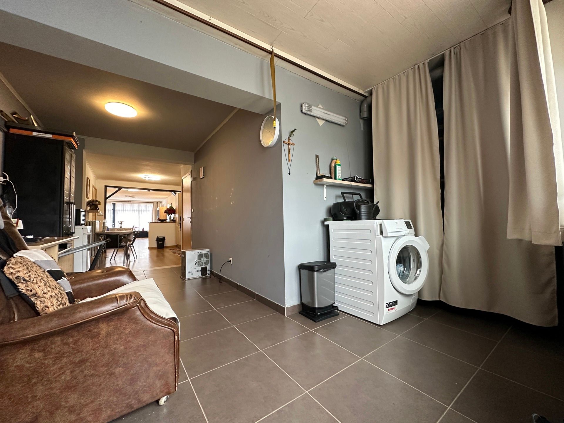 Goed gelegen woning met veel potentieel en tuintje foto 7