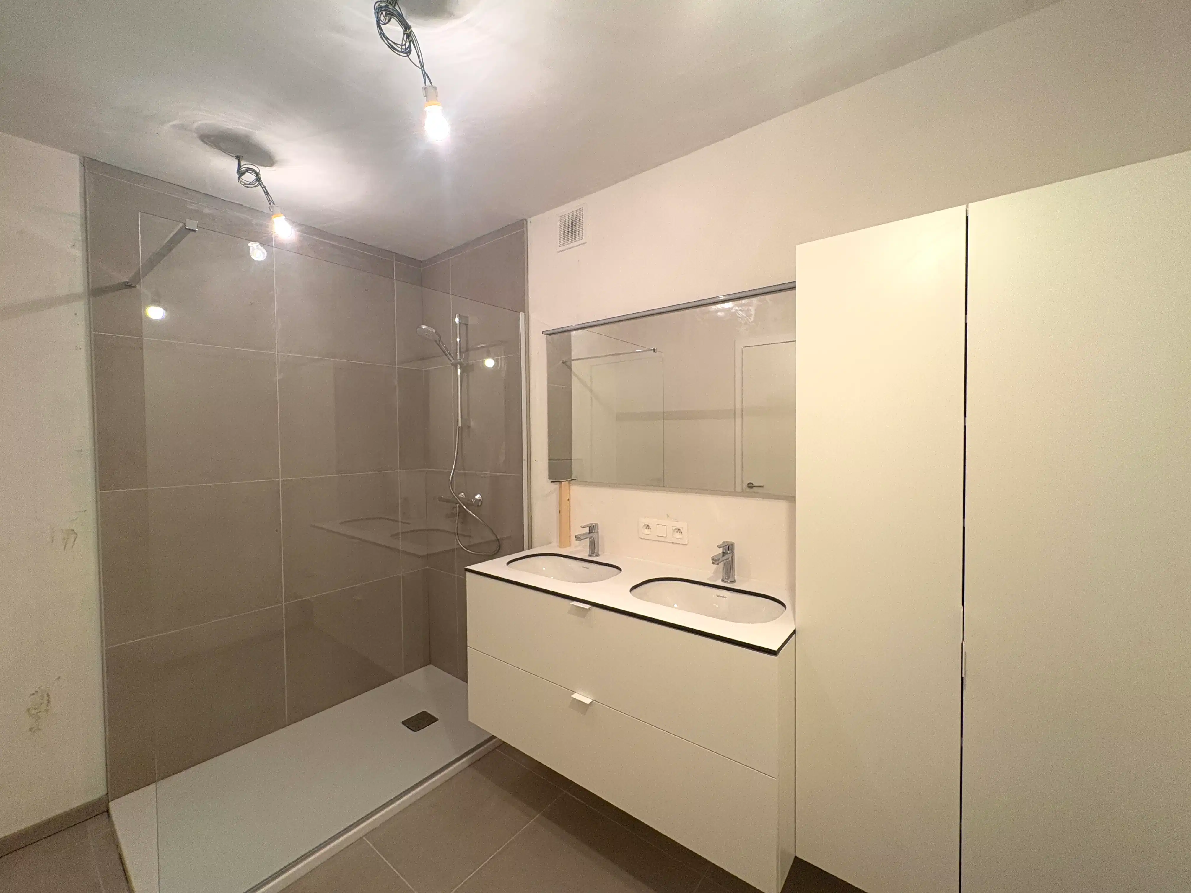 Nieuwbouwappartement met 3 slaapkamers en twee terrassen foto 9