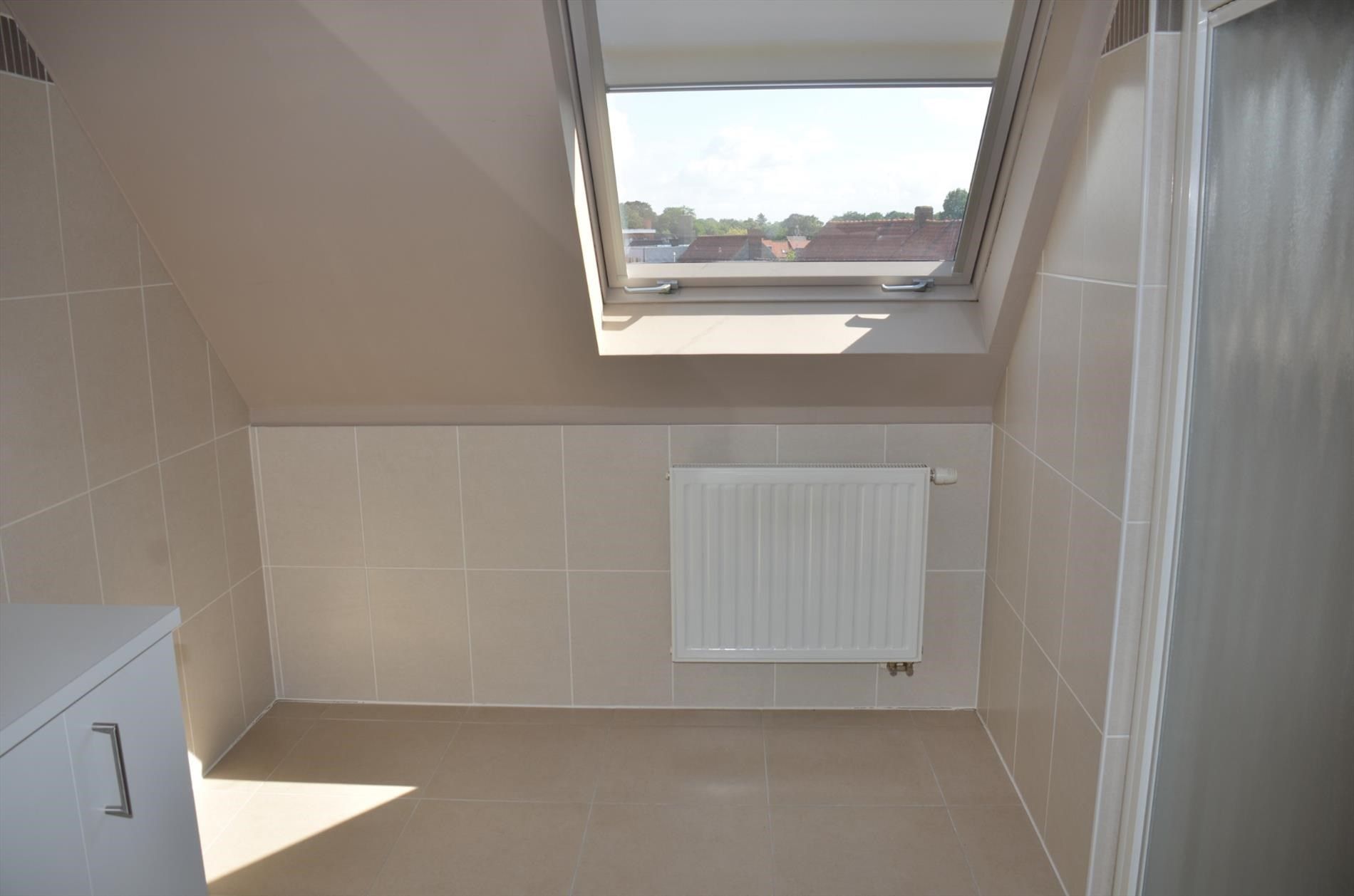 Lichtrijk duplex-appartement op een schitterende ligging in Centrum Waregem met garage! foto 12