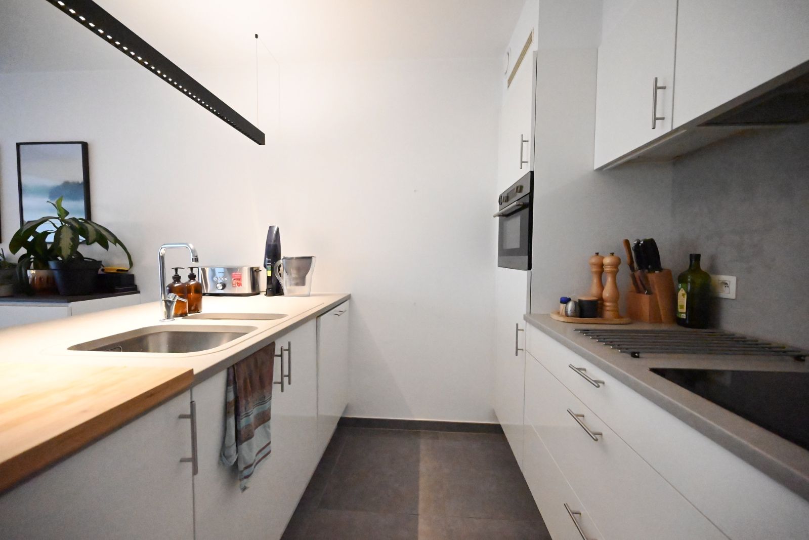 Goed gelegen appartement met 2 slaapkamers foto 3