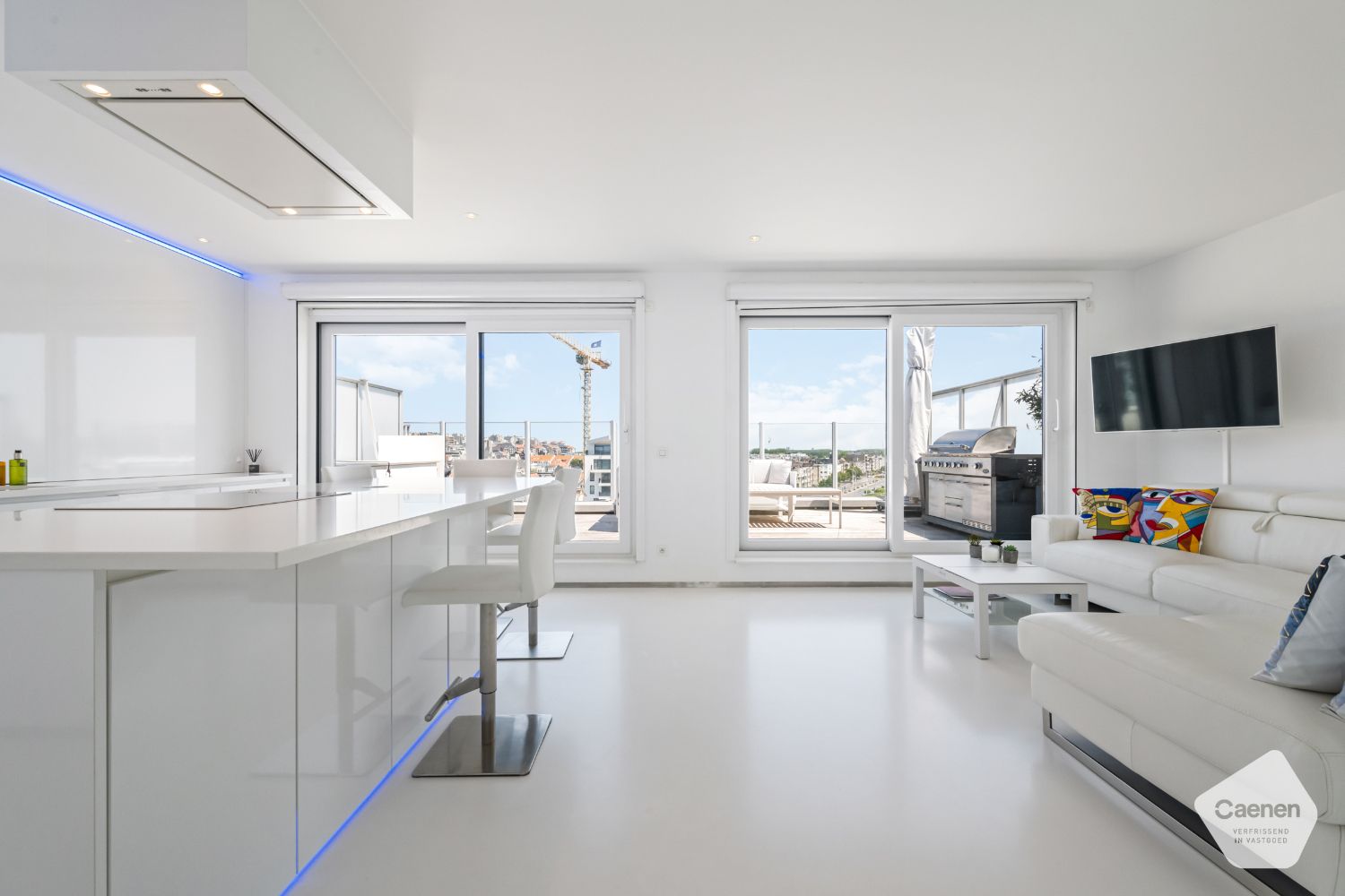 Luxueus 1-slaapkamerappartement met adembenemende zichten en hoogwaardige afwerking foto {{pictureIndex}}