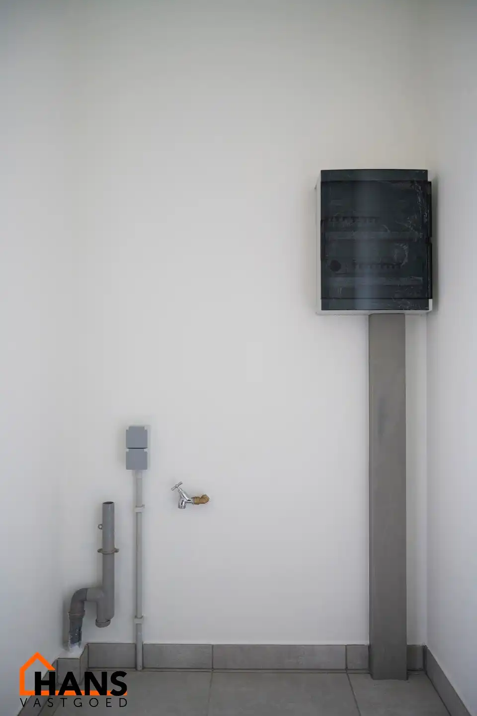 2 slaapkamerappartement met garage. foto 5