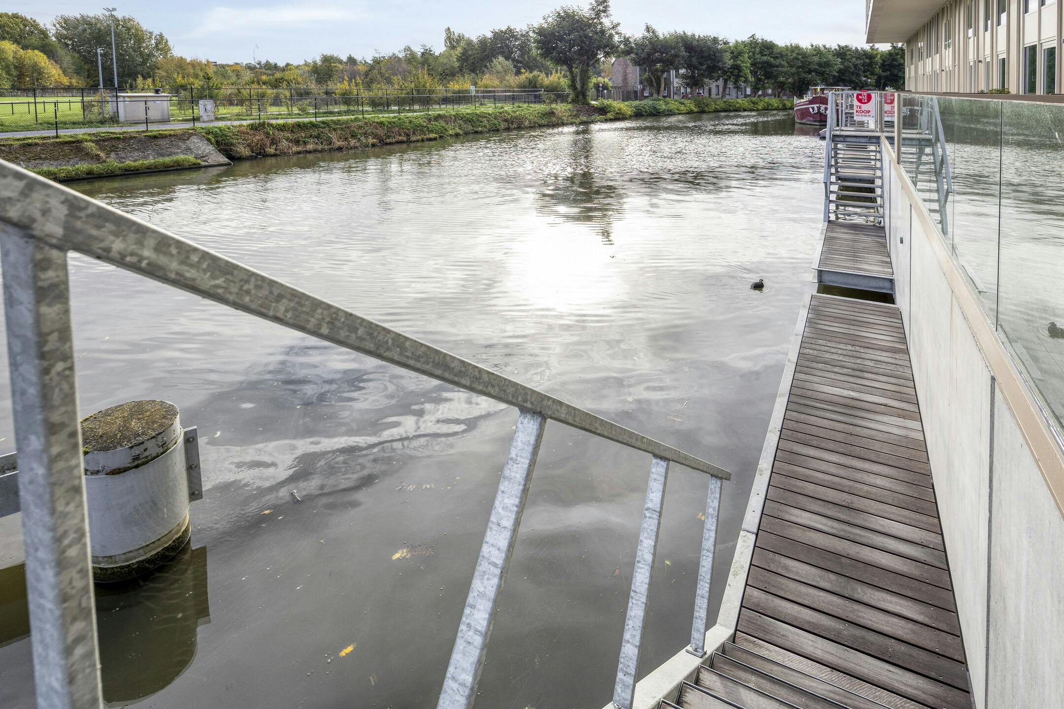 Duplex appartement met 3 slaapkamers aan het water te koop!  foto 6