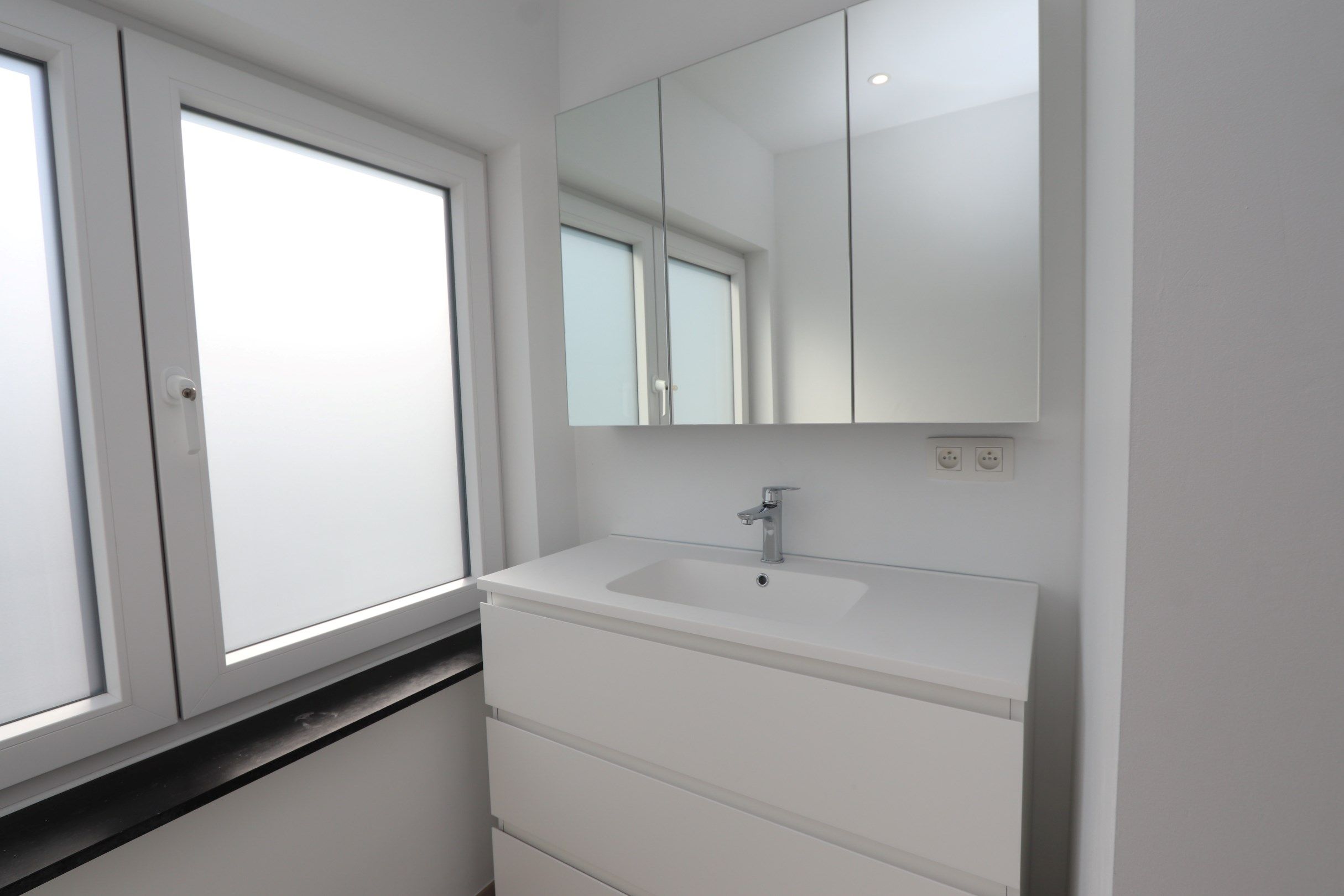 GERENOVEERDE WONING MET 3 SLAAPKAMERS EN TUIN foto 13