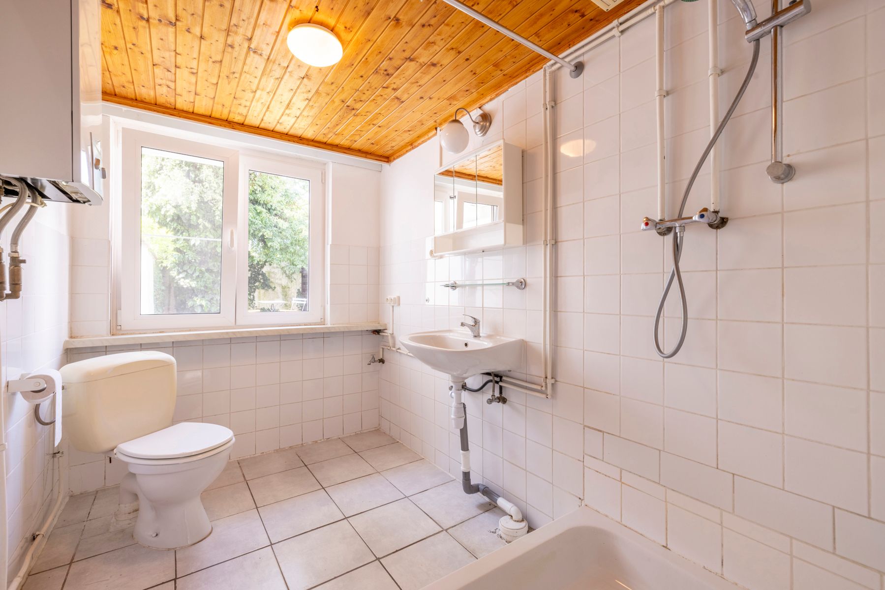 Woning met 3 slaapkamers en zonnige tuin te koop! foto 10