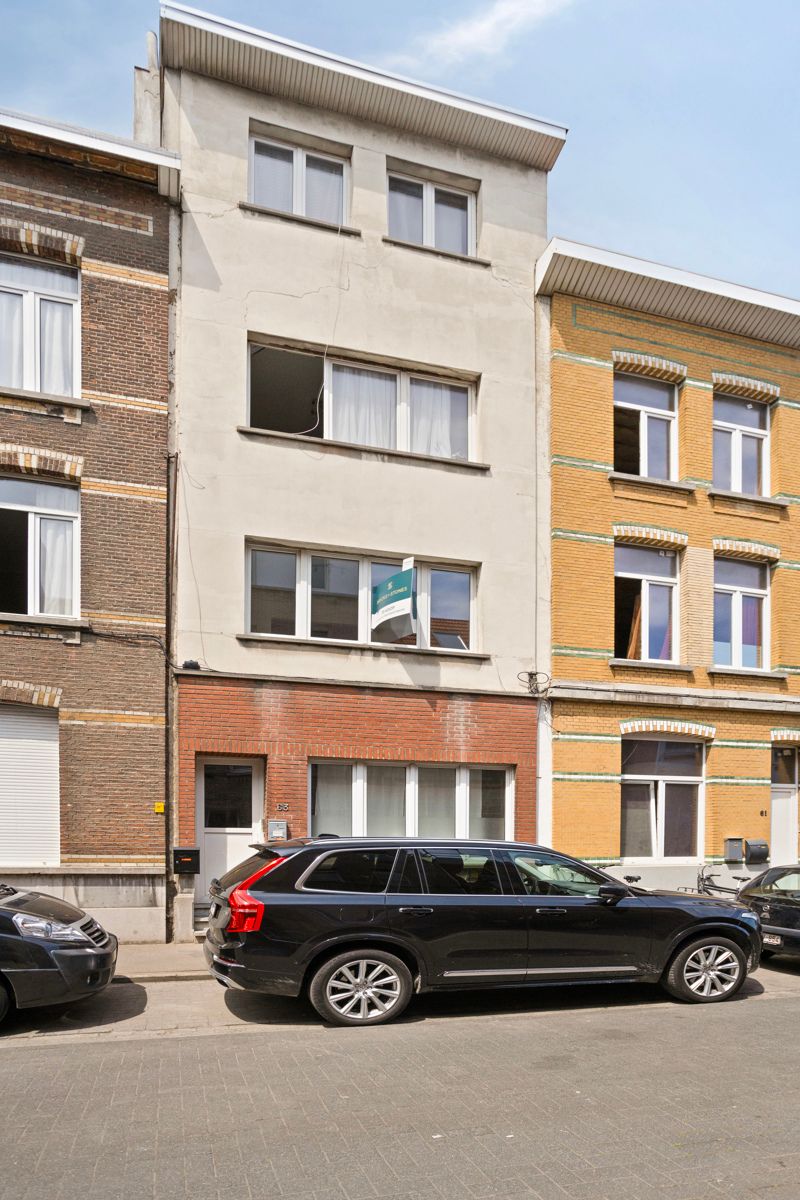 Totaal gerenoveerd, instapklaar appartement foto 12