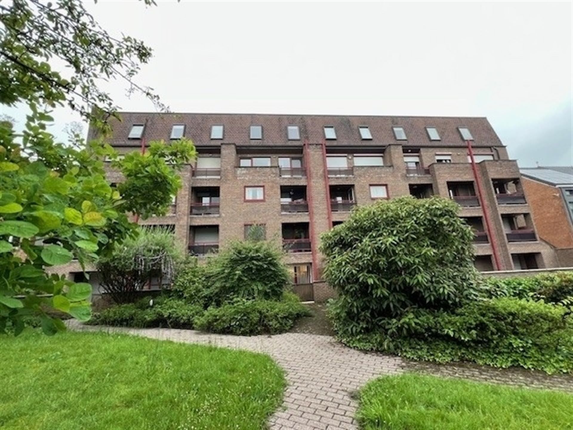 Gezellig 3-SLK appartement  met dubbele garage ! foto 16