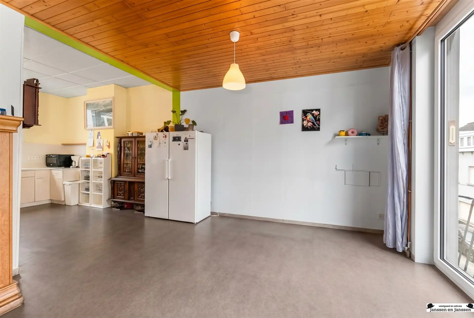 Centraal gelegen duplex appartement nabij strand foto 4