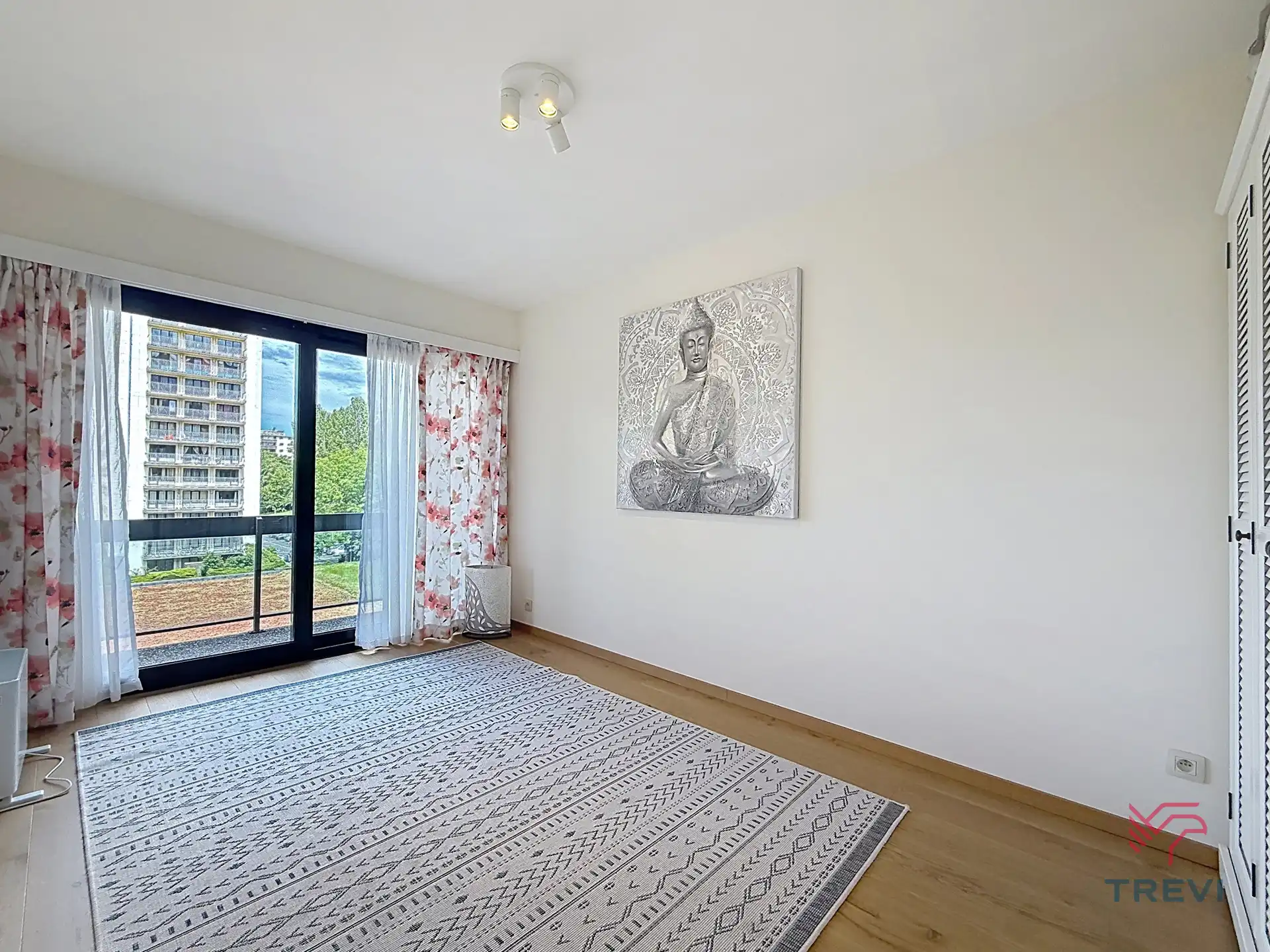 Prachtig volledig gerenoveerd 2-slpkmrappartement ± 110 m² foto 3