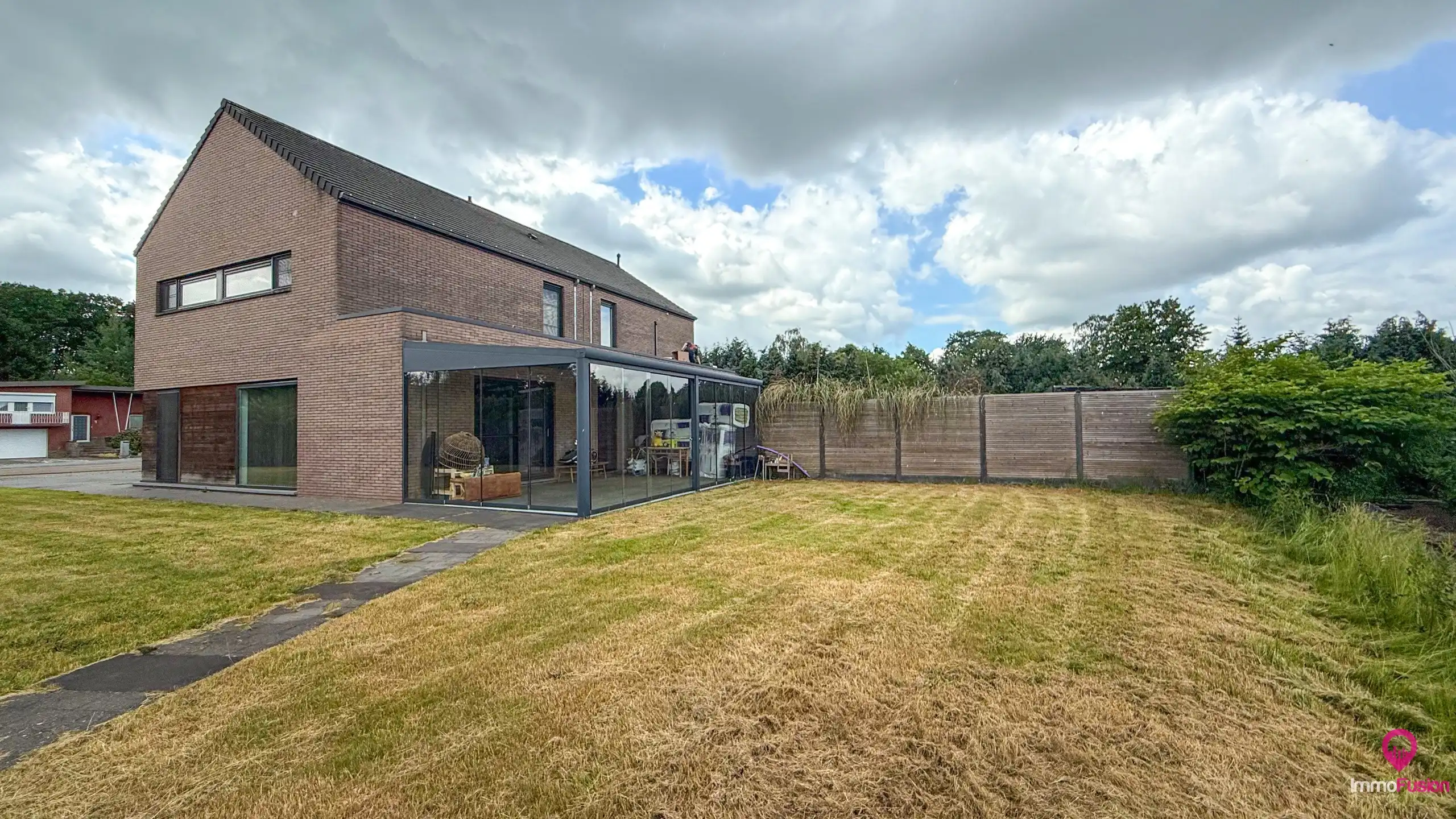 Recente halfopen woning met 3slpks, veranda en ruime tuin! foto 40