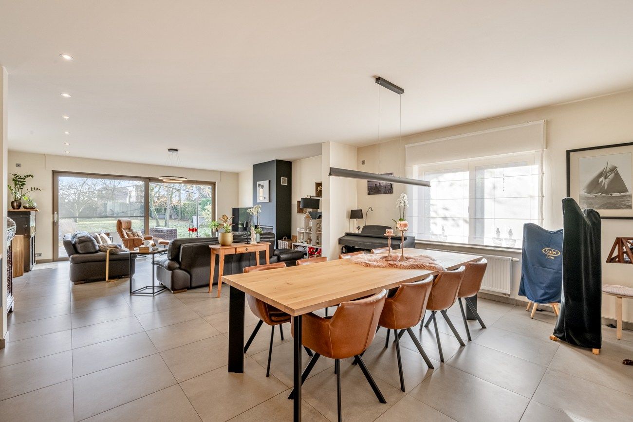 Instapklare open bebouwing met 4 slaapkamers en 2 badkamers foto 8