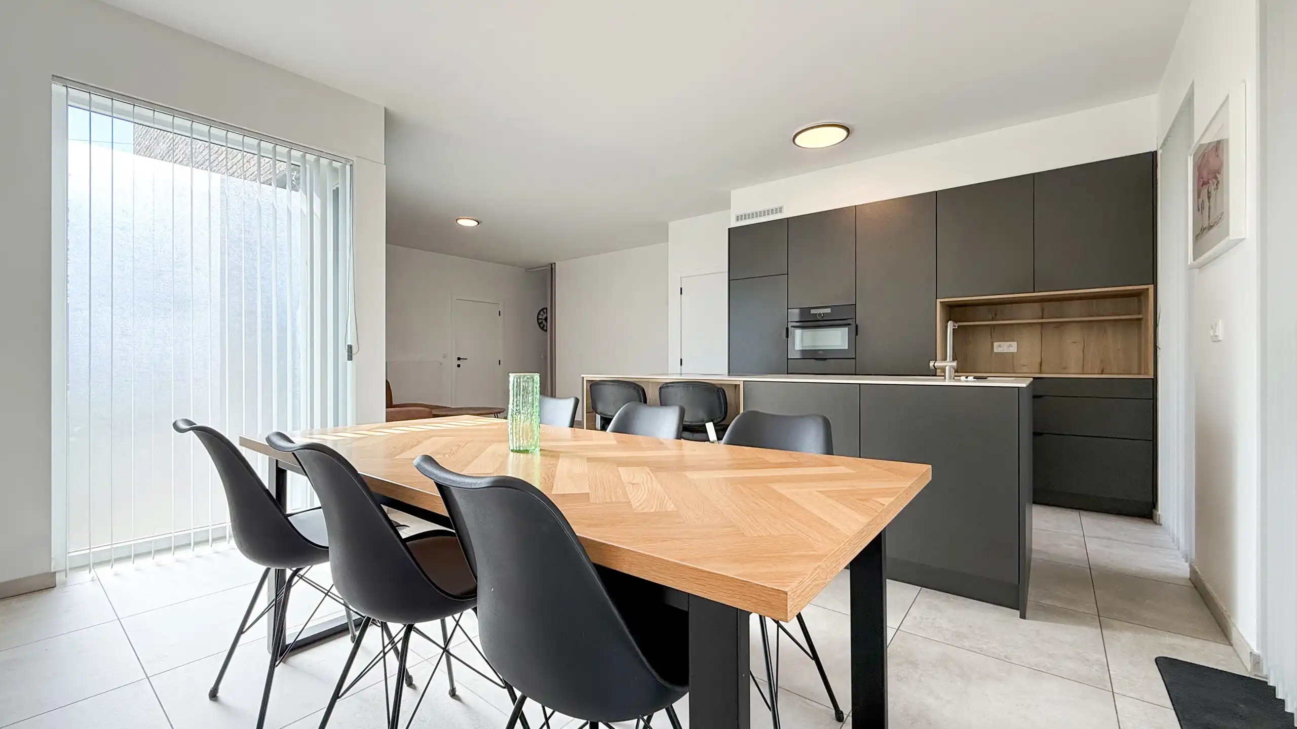 Instapklare energiezuinige woning (2020) met tuin en carport foto 16