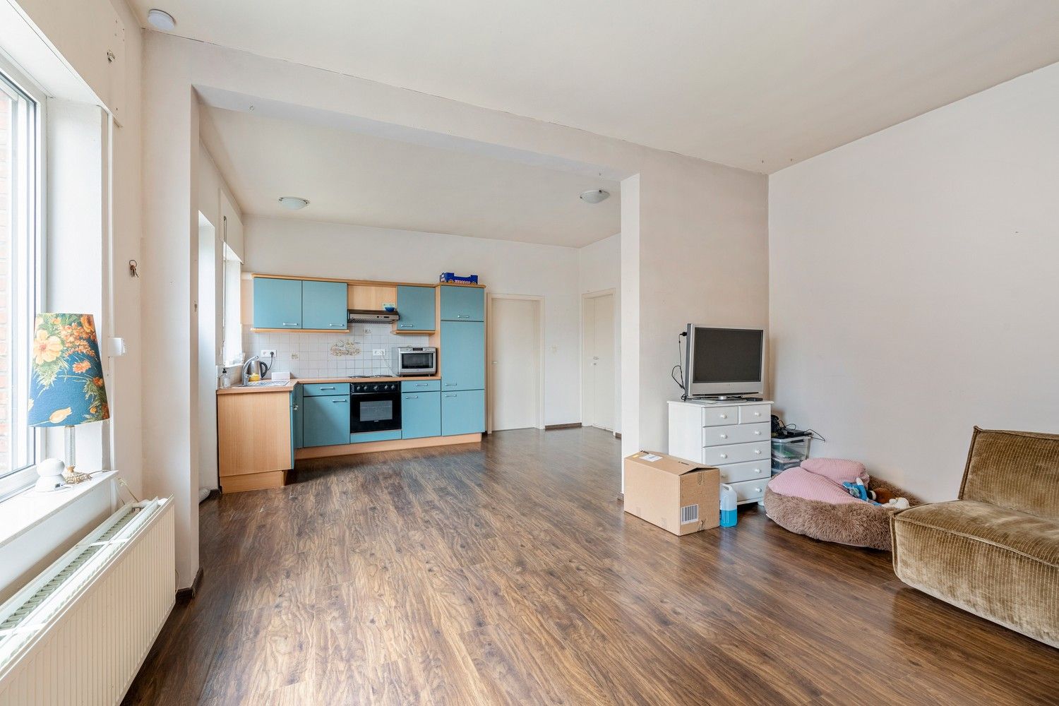 Gelijkvloers appartement met groot terras op gunstige locatie! foto 2