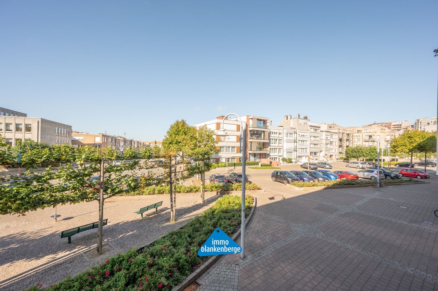 Zeer Ruim en Stijlvol gerenoveerd appartement van 232m² op een toplocatie vlak bij het strand. foto 29