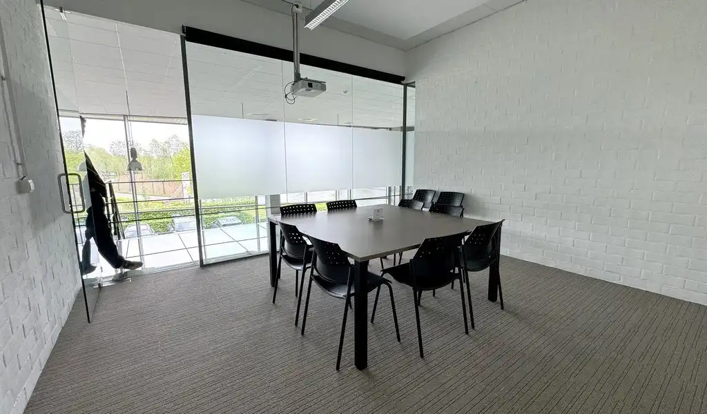 Bedrijfspand met buitenopslag te huur vlakbij E17 in Zwijndrecht foto 10