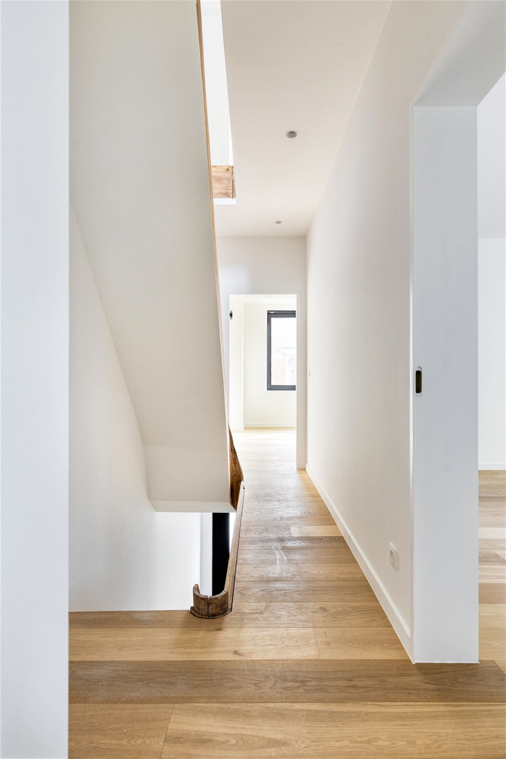 Prachtig gerenoveerd huis met tuin en 4 slaapkamers centrum Mortsel foto 19