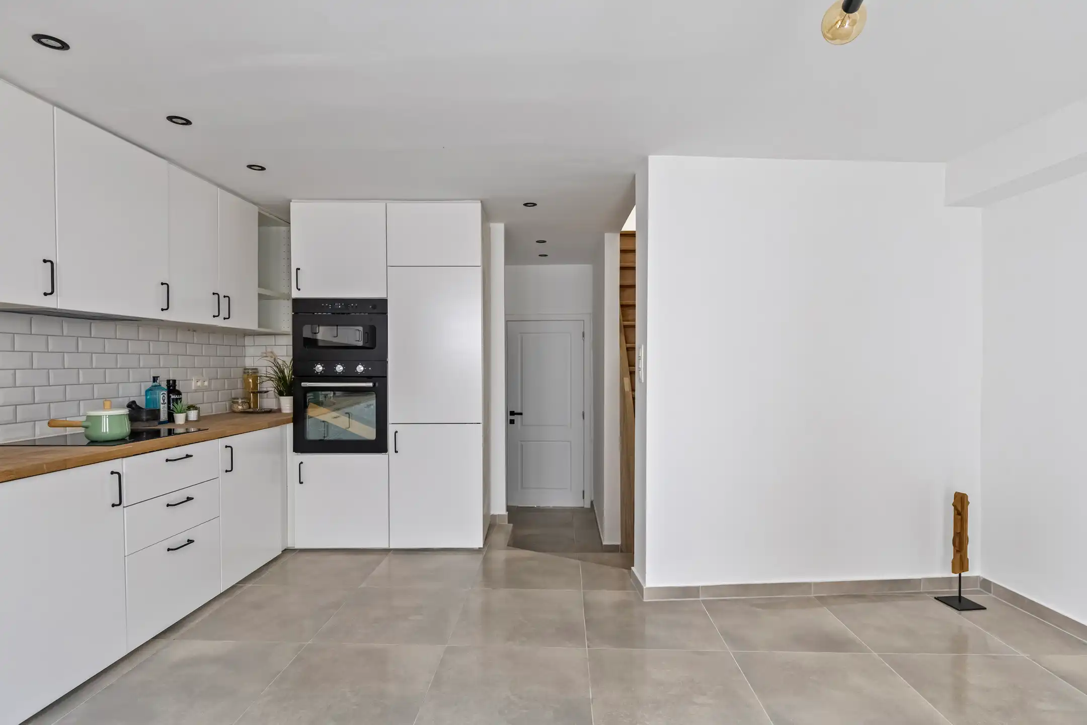 Prachtig gerenoveerde woning (met eventuele handelsruimte) foto 9