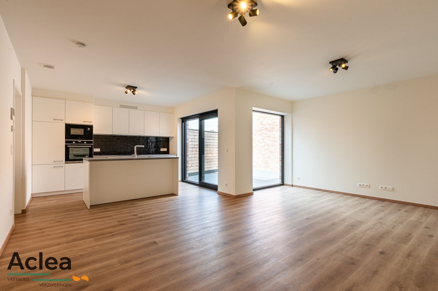 Ruim gelijkvloers nieuwbouw appartement met 2 autostaanplaatsen foto 10