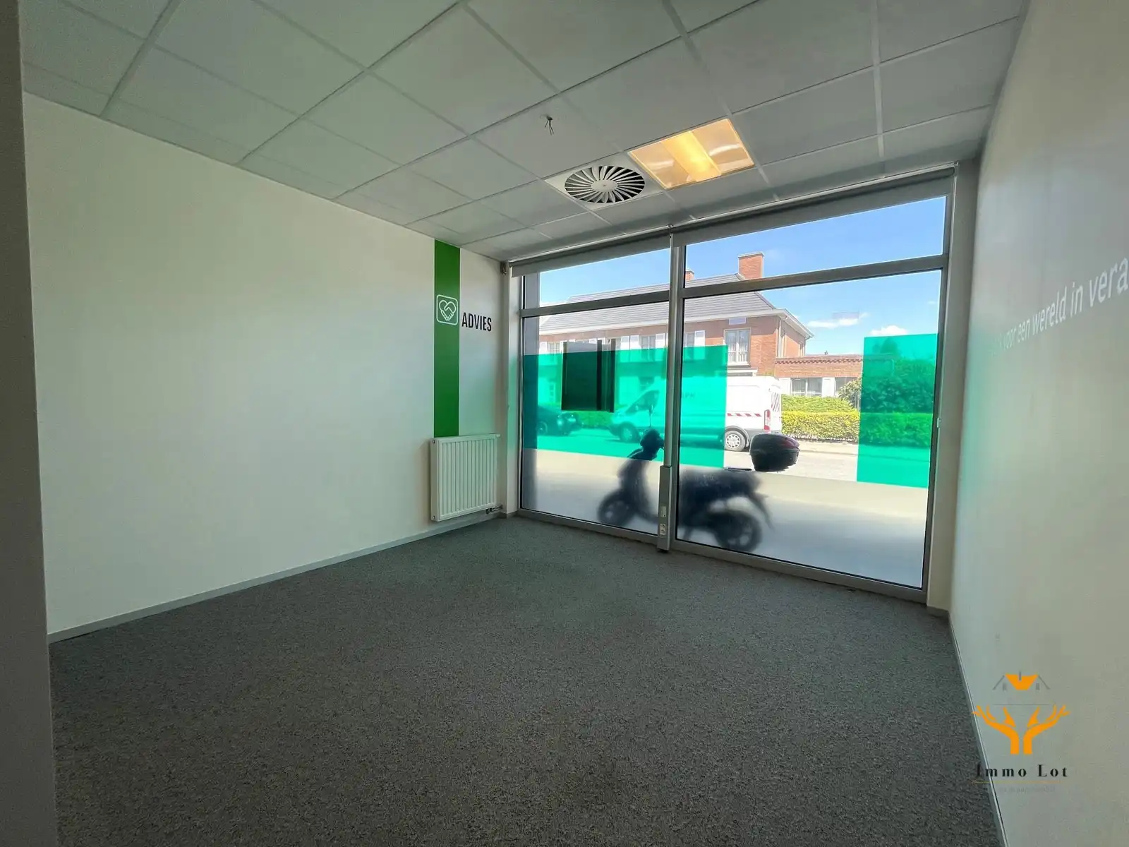 Te huur: handelsruimte van 228m² op toplocatie in Berlare  foto 8