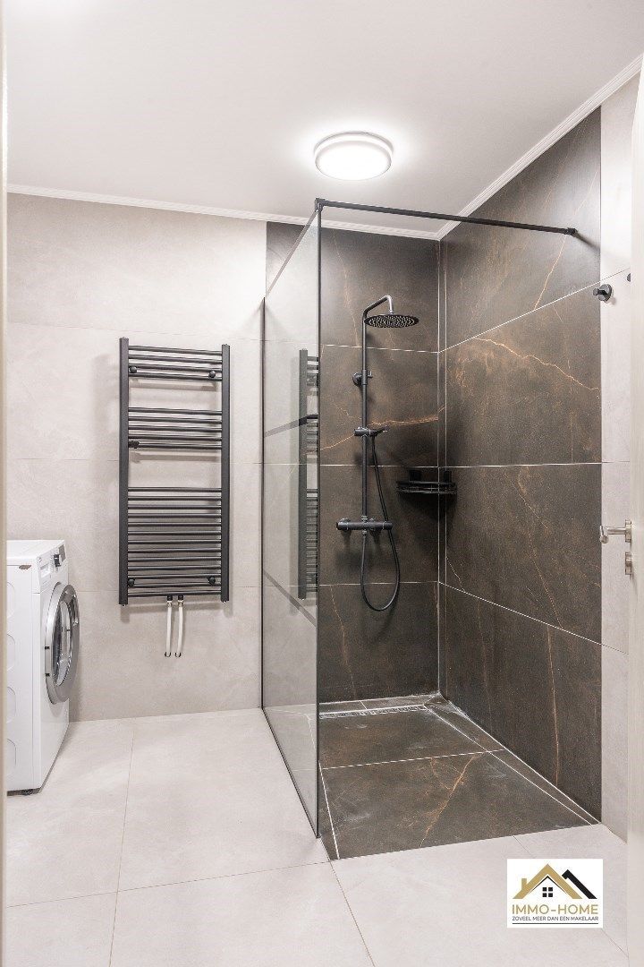 Heel erg ruim dakappartement + garage te Lokeren!  foto 6