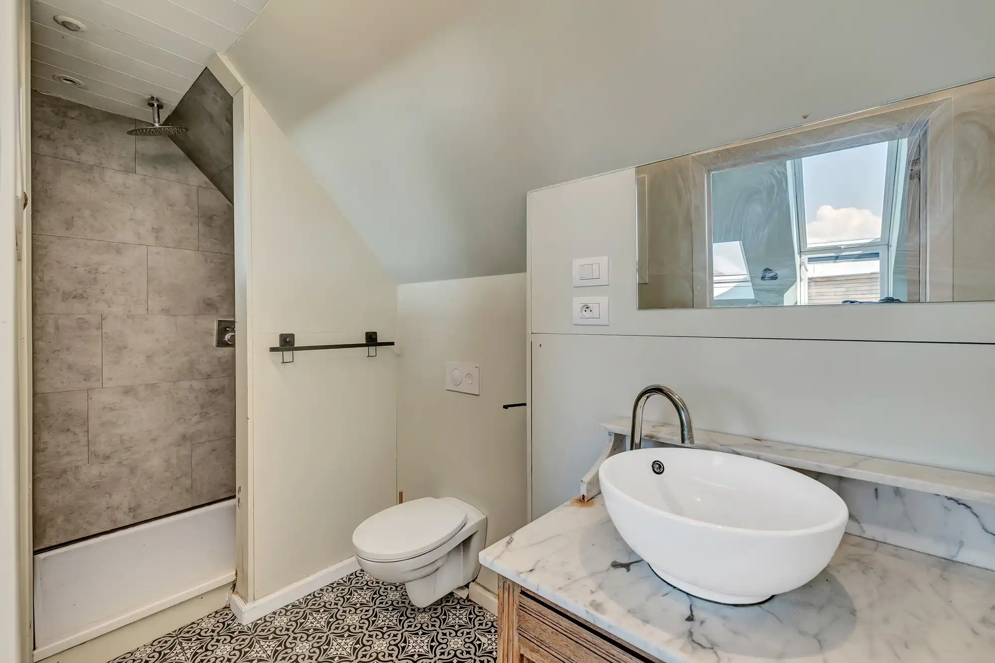 Instapklaar triplex of opbrengsteigendom met 4 slpks 2 badk foto 13