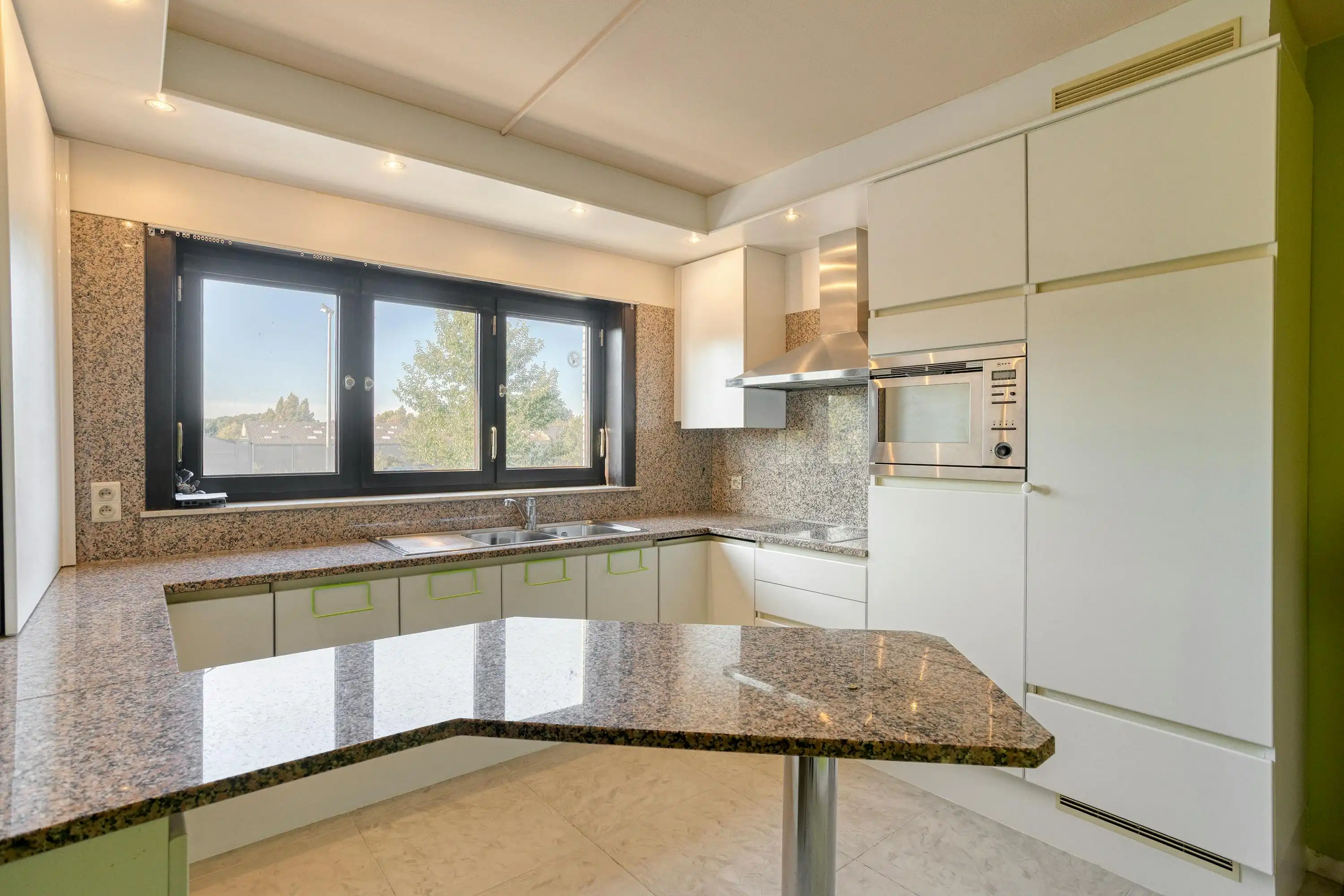 Ruim appartement te koop in Harelbeke aan de Leie foto 7