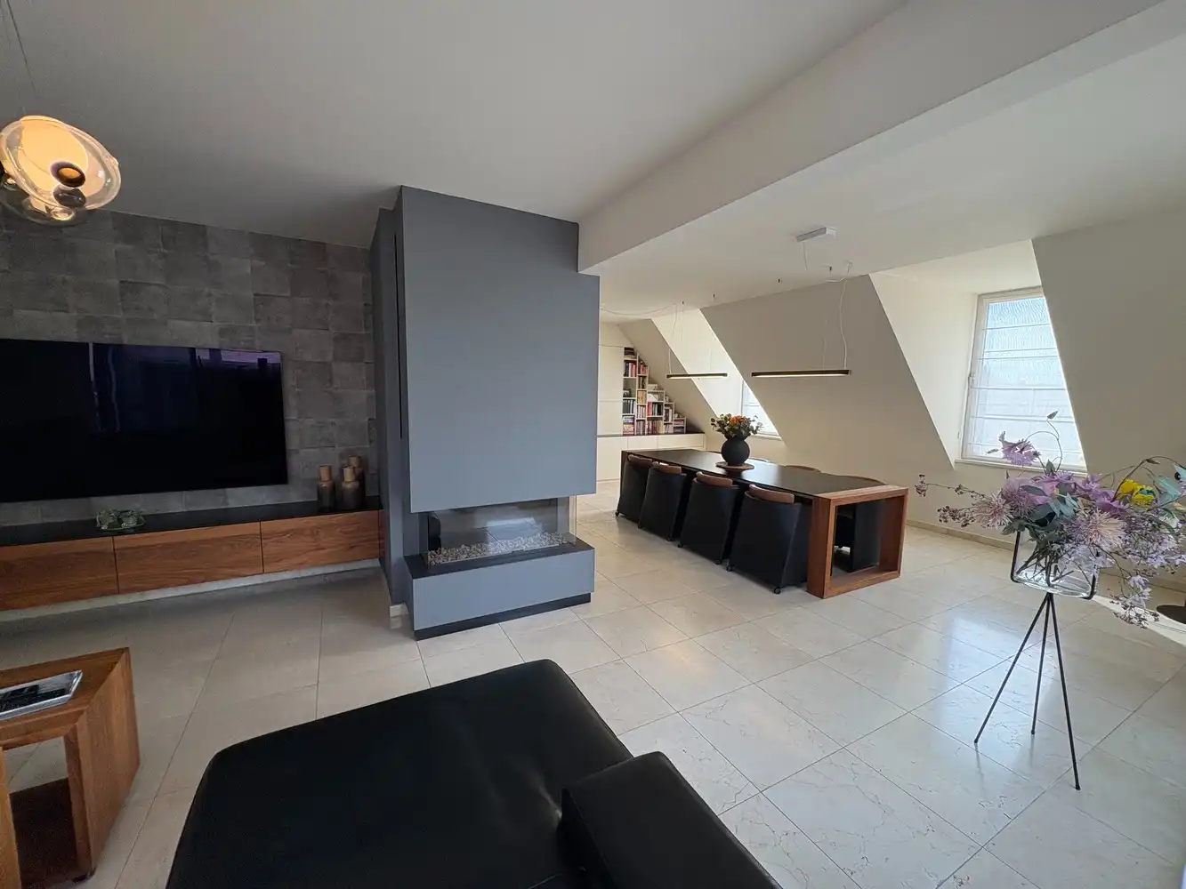 Riant instapklaar appartement (ca 204 m²) op de Kleine Ring met 2 staanplaatsen foto 3