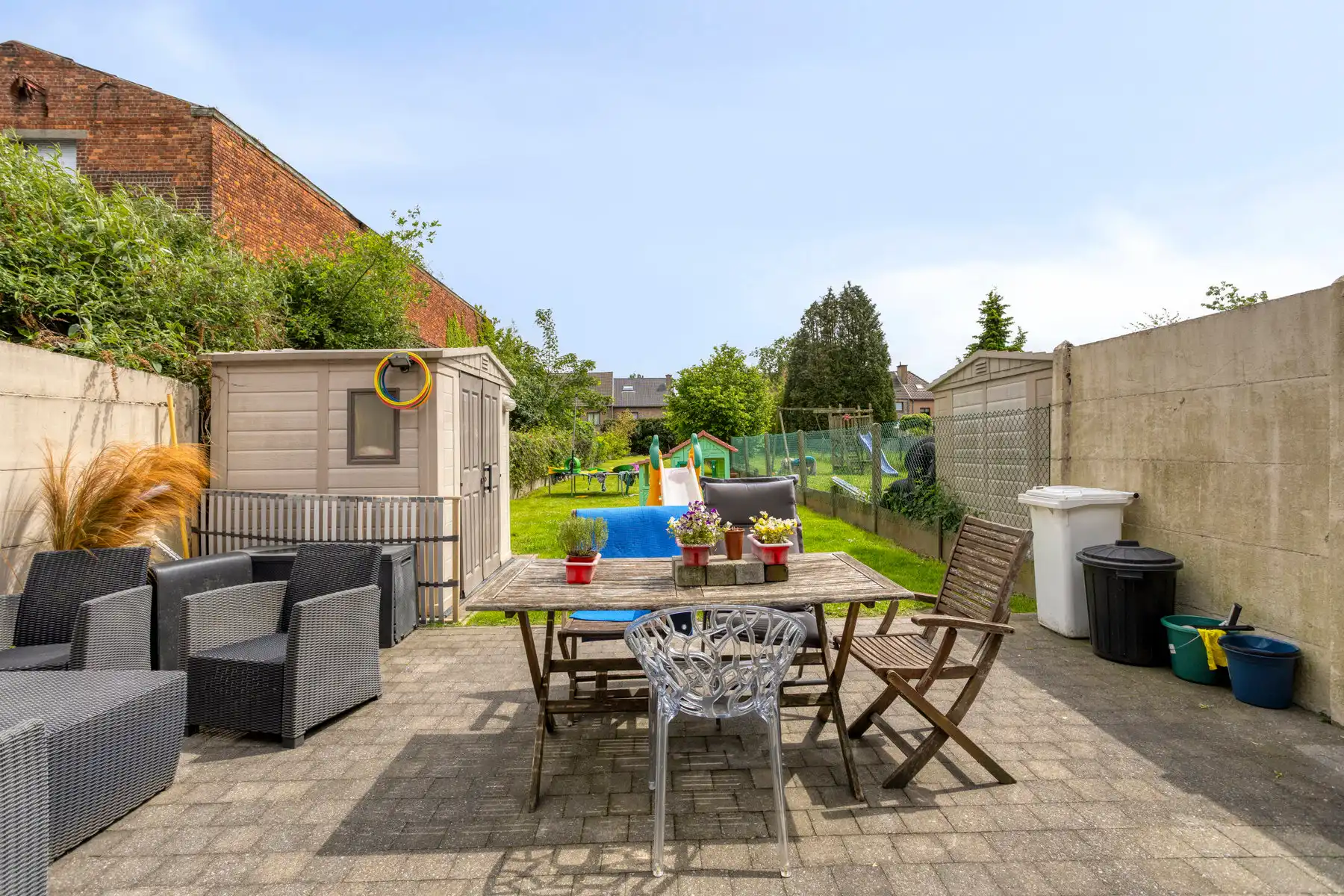 Goed gelegen woning met 3 slaapkamers, bureau en tuin foto 3