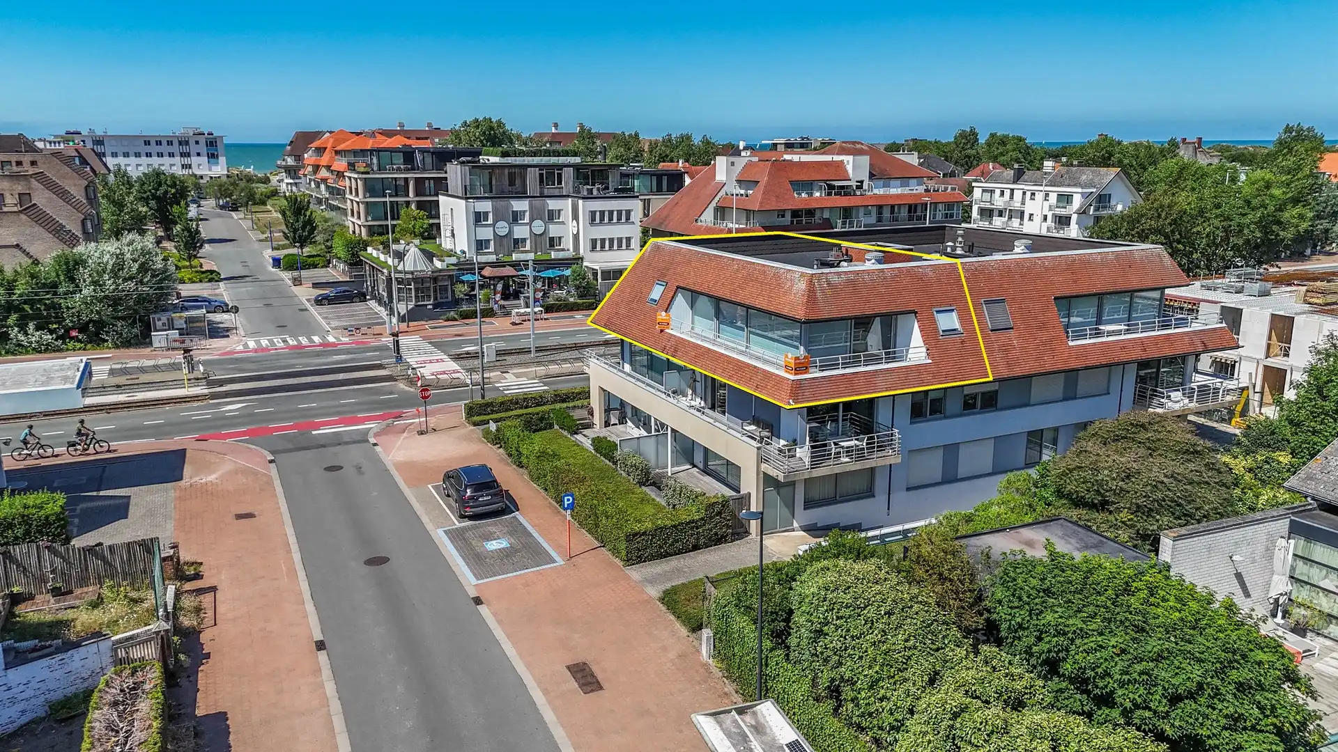 Instapklaar topappartement met royaal zonneterras kortbij zee. foto 20