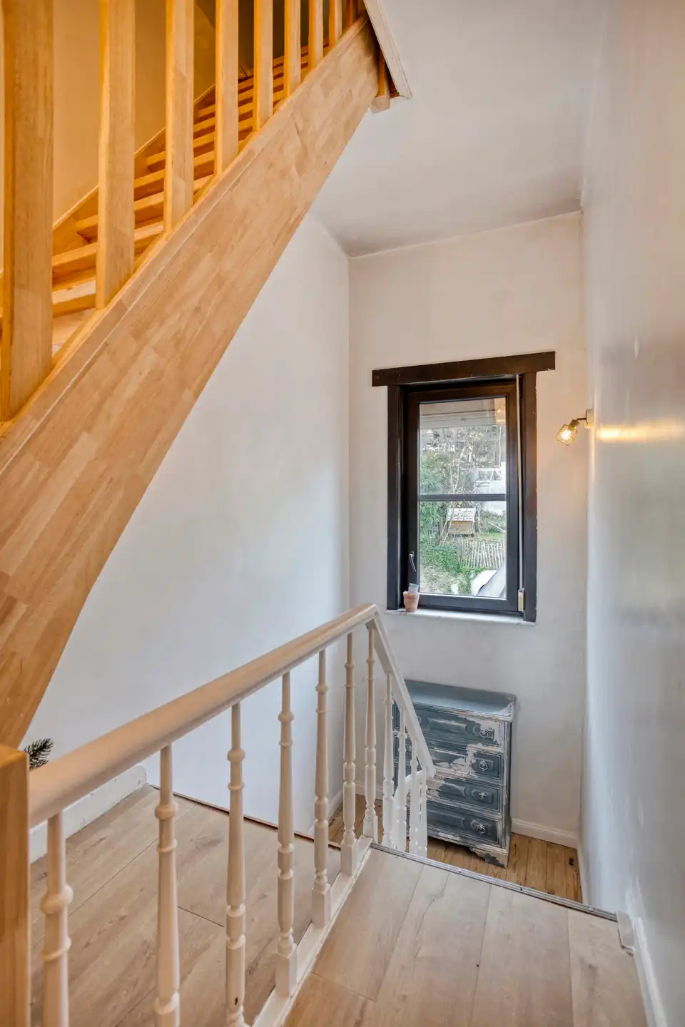 Authentieke woning met 5 slaapkamers op een ruim perceel foto 13